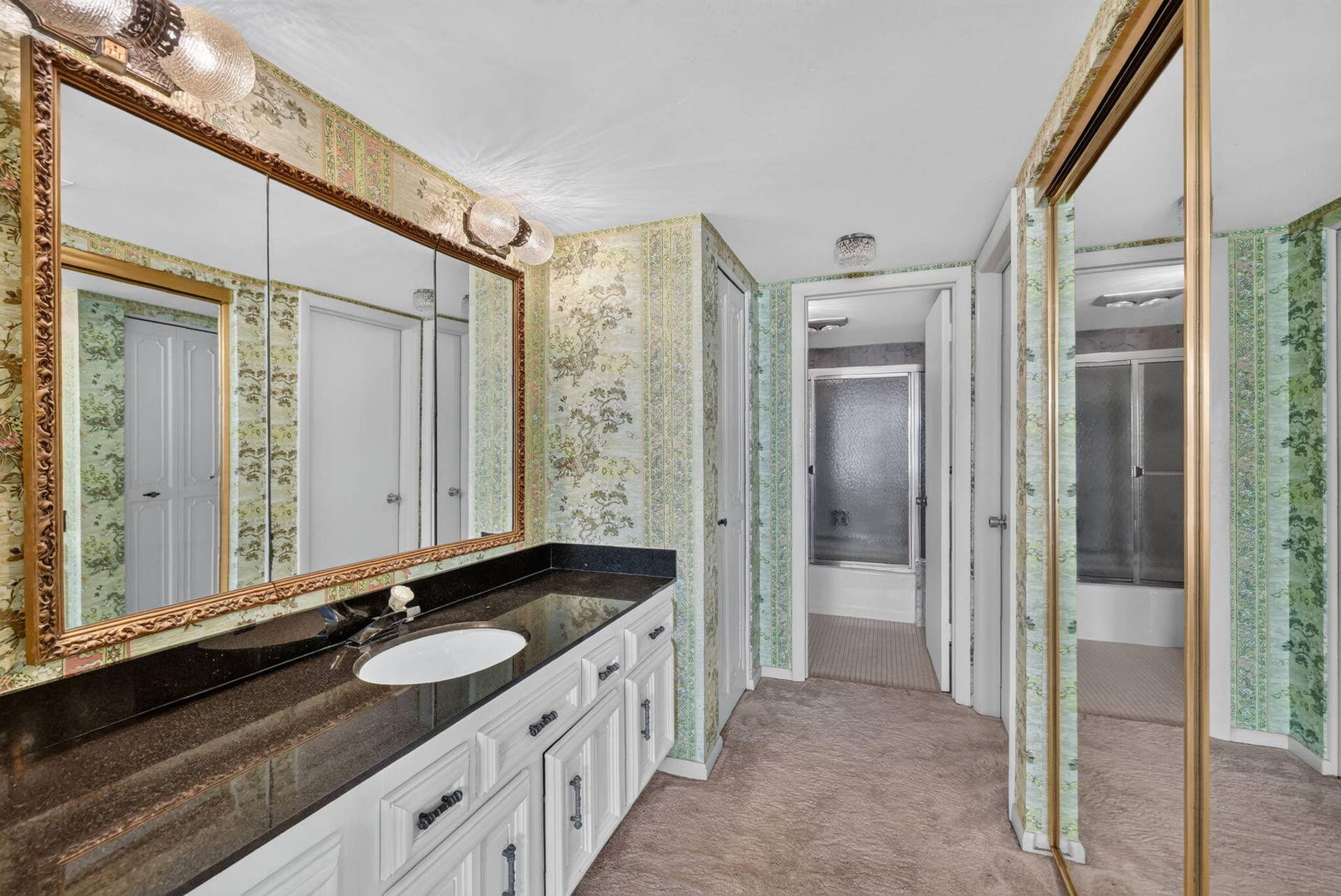 3500 GALT OCEAN Drive, #2703, Fort Lauderdale, FL 33308 Master bathroom