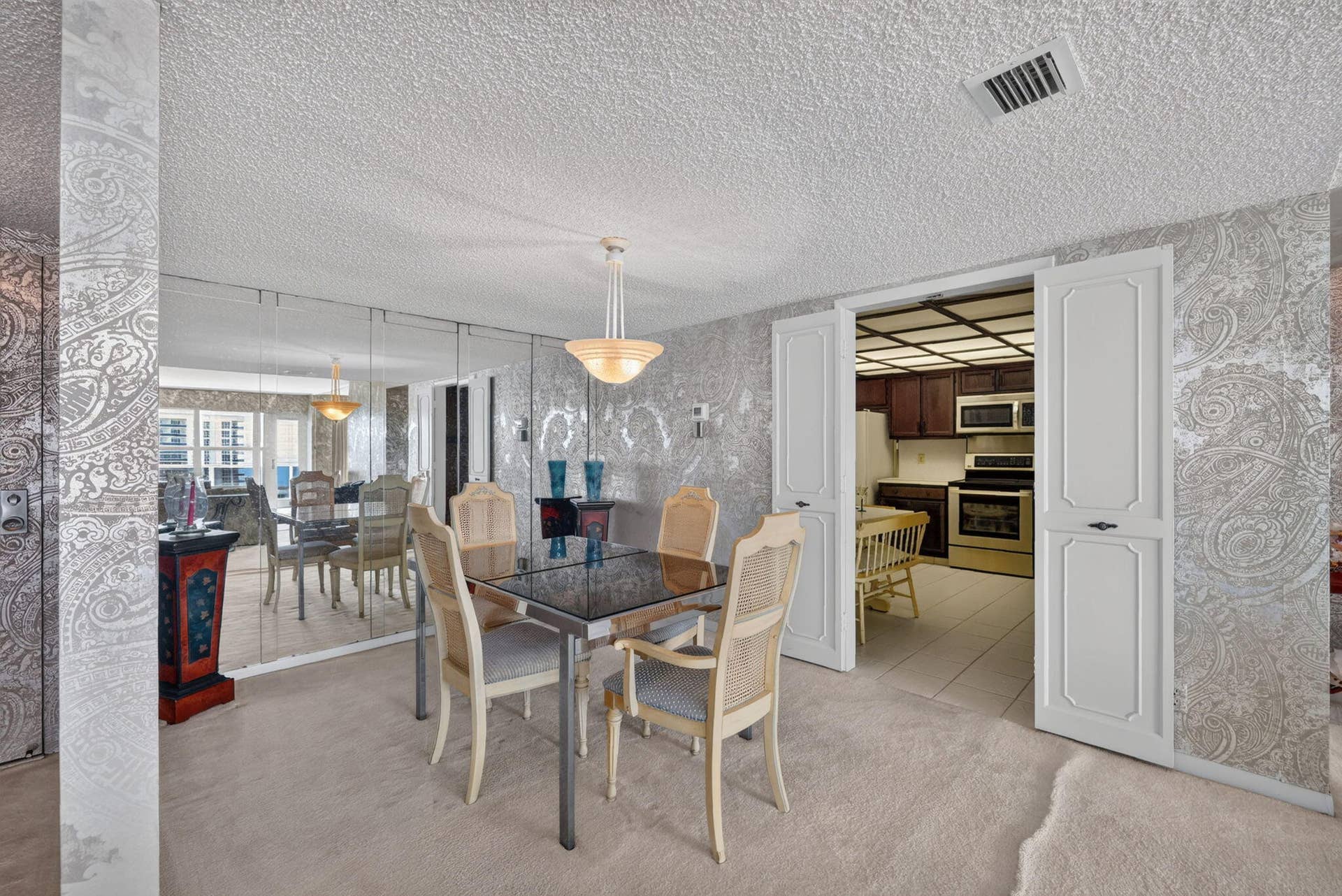 3500 GALT OCEAN Drive, #2703, Fort Lauderdale, FL 33308 Dining room