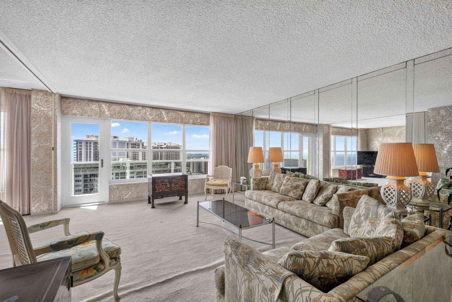 3500 GALT OCEAN Drive, #2703, Fort Lauderdale, FL 33308 Living room