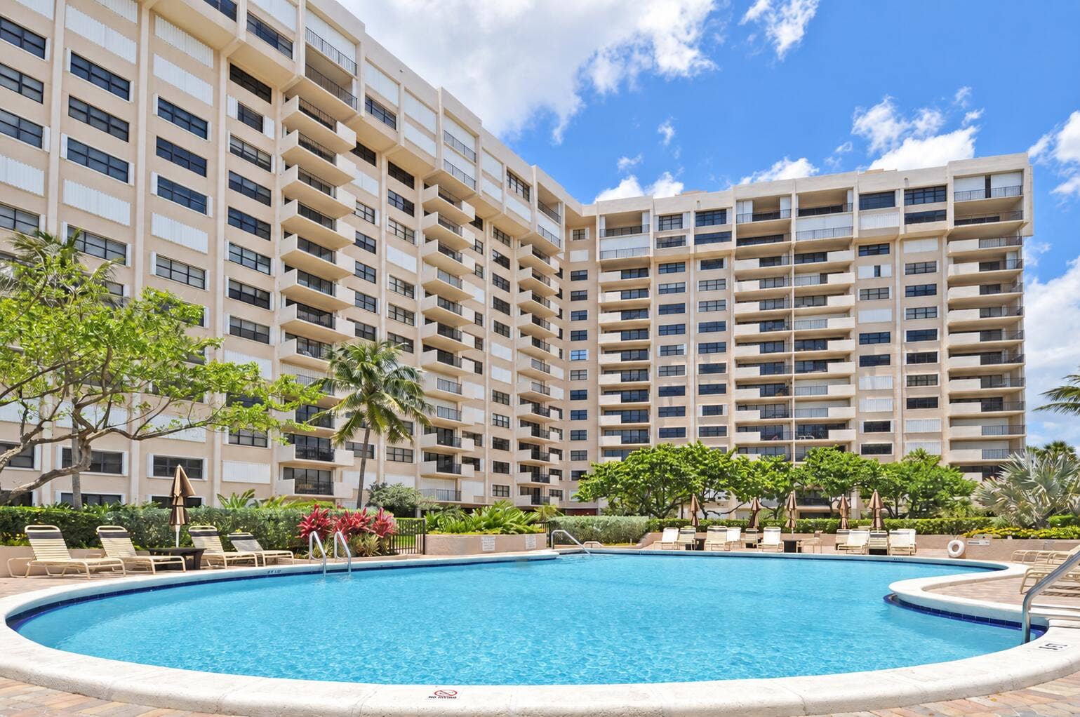 4900 N Ocean Boulevard, #819, Lauderdale By The Sea, FL 33308 Sea Ranch Club Building (3)