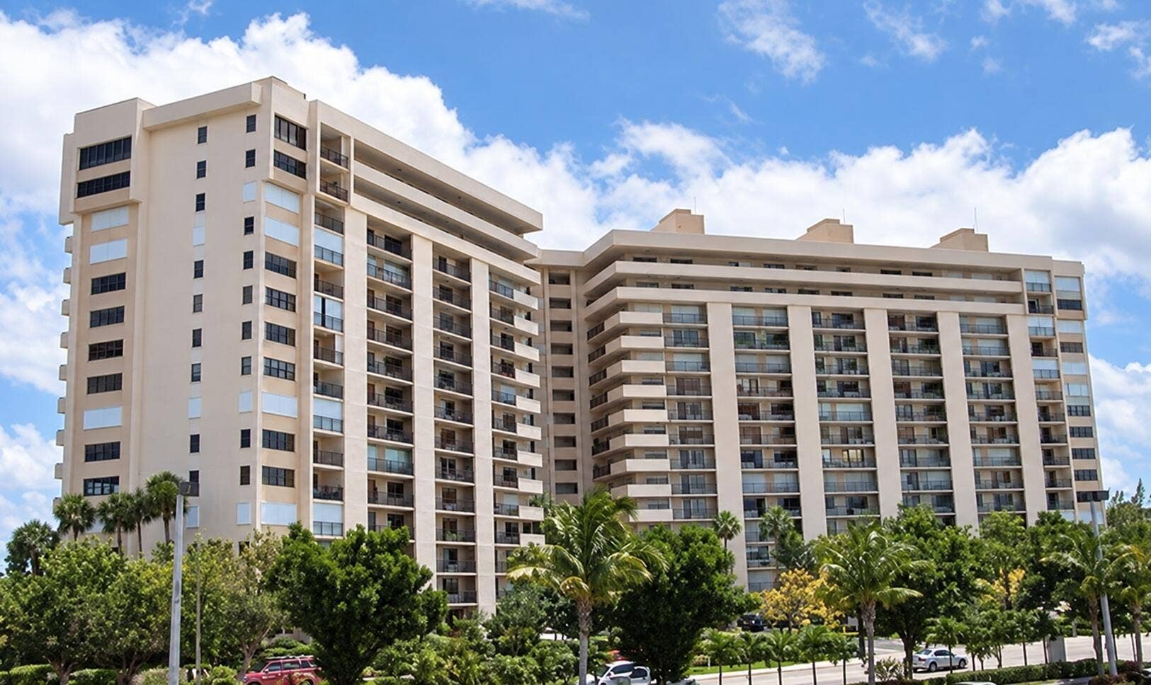 4900 N Ocean Boulevard, #819, Lauderdale By The Sea, FL 33308 Sea Ranch Club Building (2)