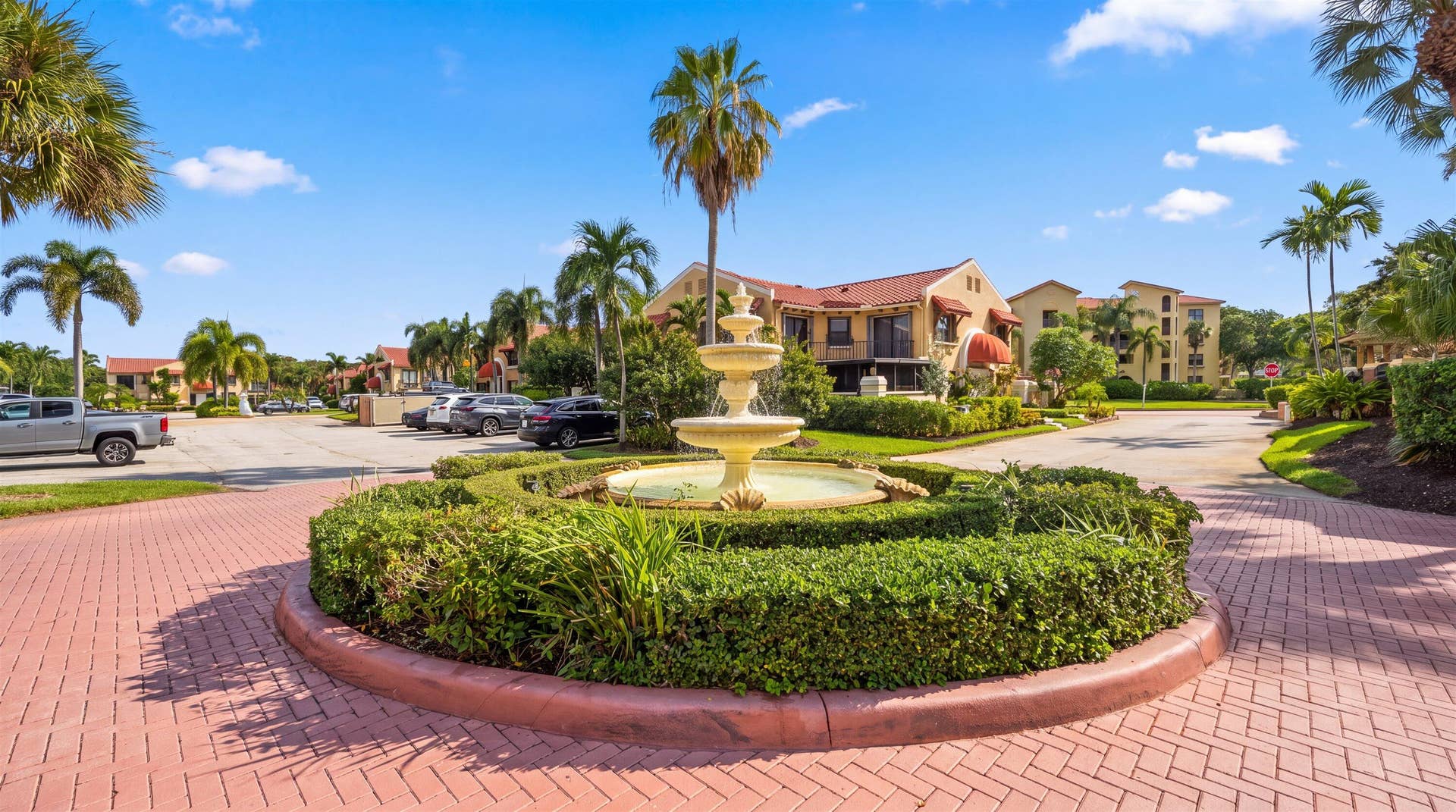 24 Uno Lago Drive, Juno Beach, FL 33408 60-24 Uno Lago Dr