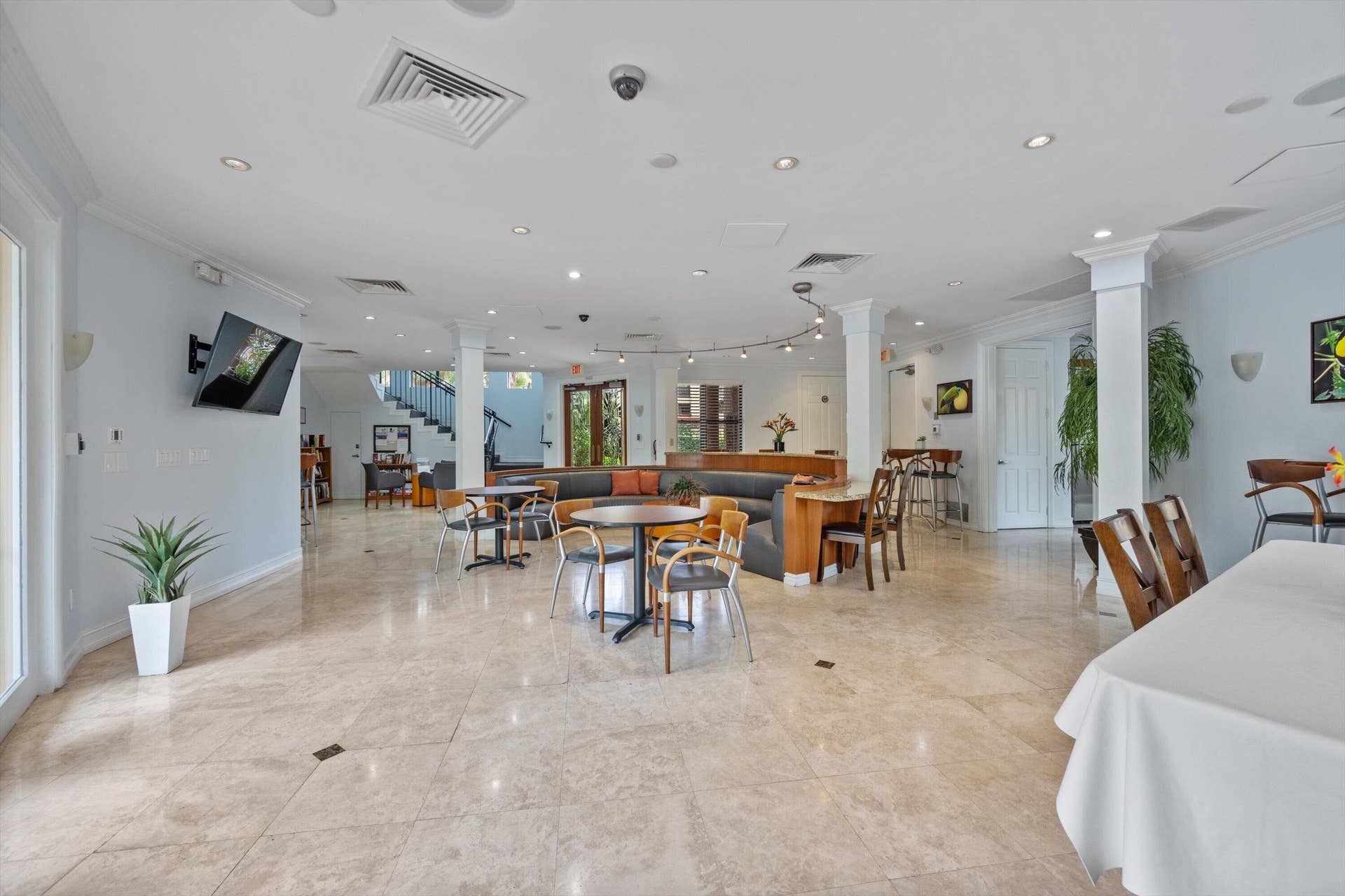 24 Uno Lago Drive, Juno Beach, FL 33408 56-DSC_9517