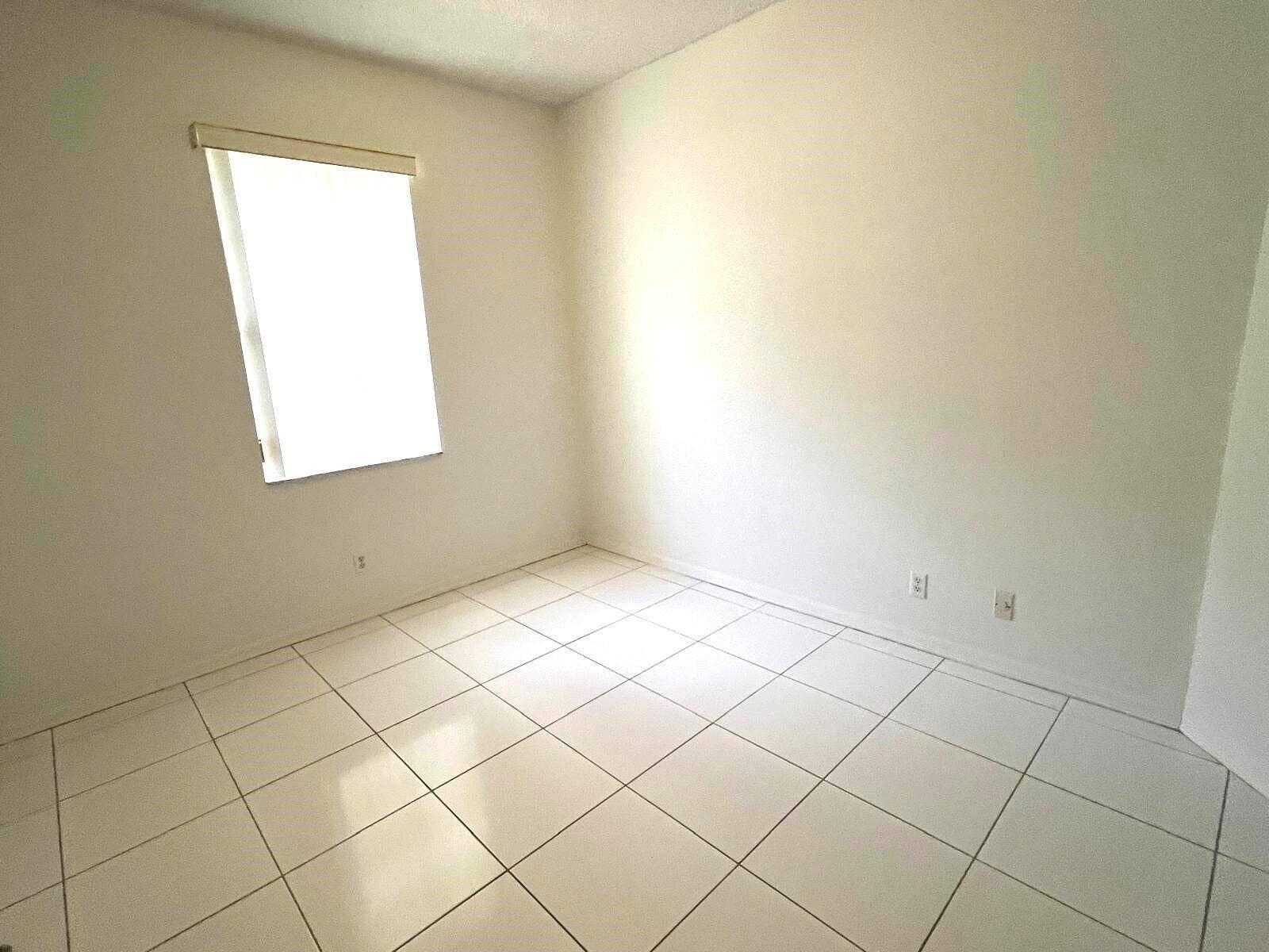 3166 VIA POINCIANA, #2, Lake Worth, Lake Worth, FL 33467 IMG-20250731-WA0117