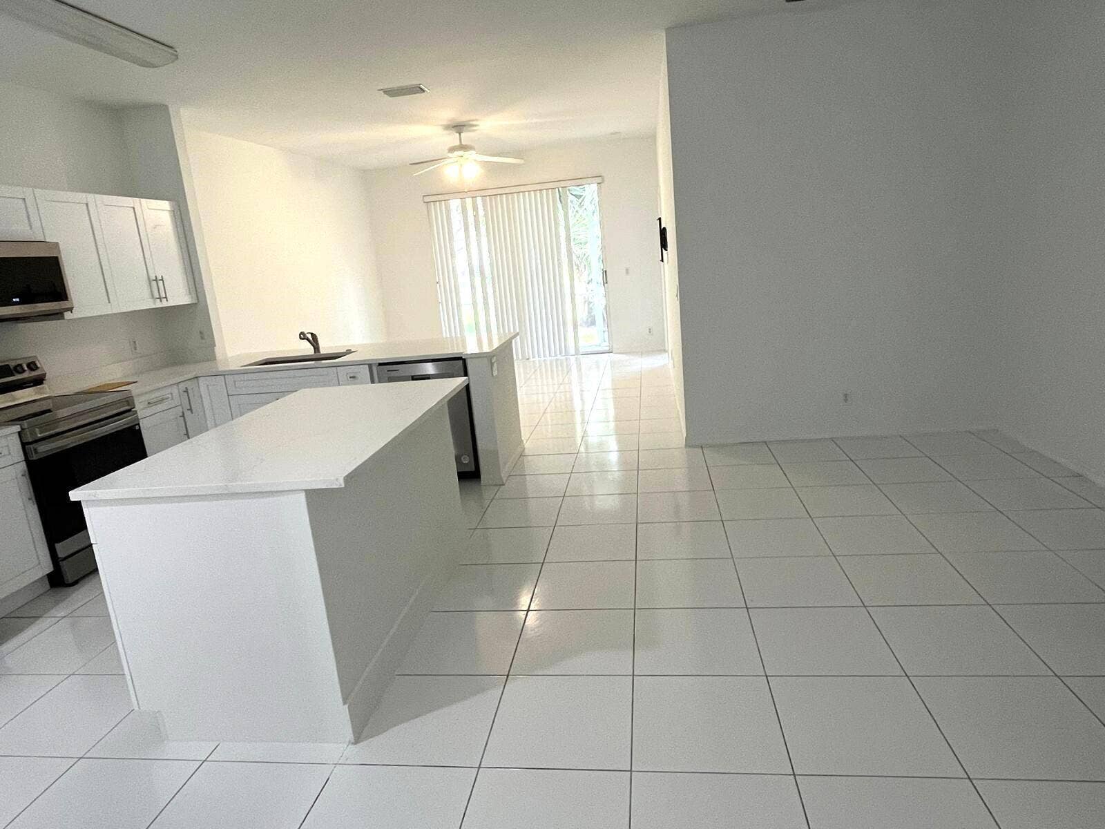 3166 VIA POINCIANA, #2, Lake Worth, Lake Worth, FL 33467 IMG-20250801-WA0018