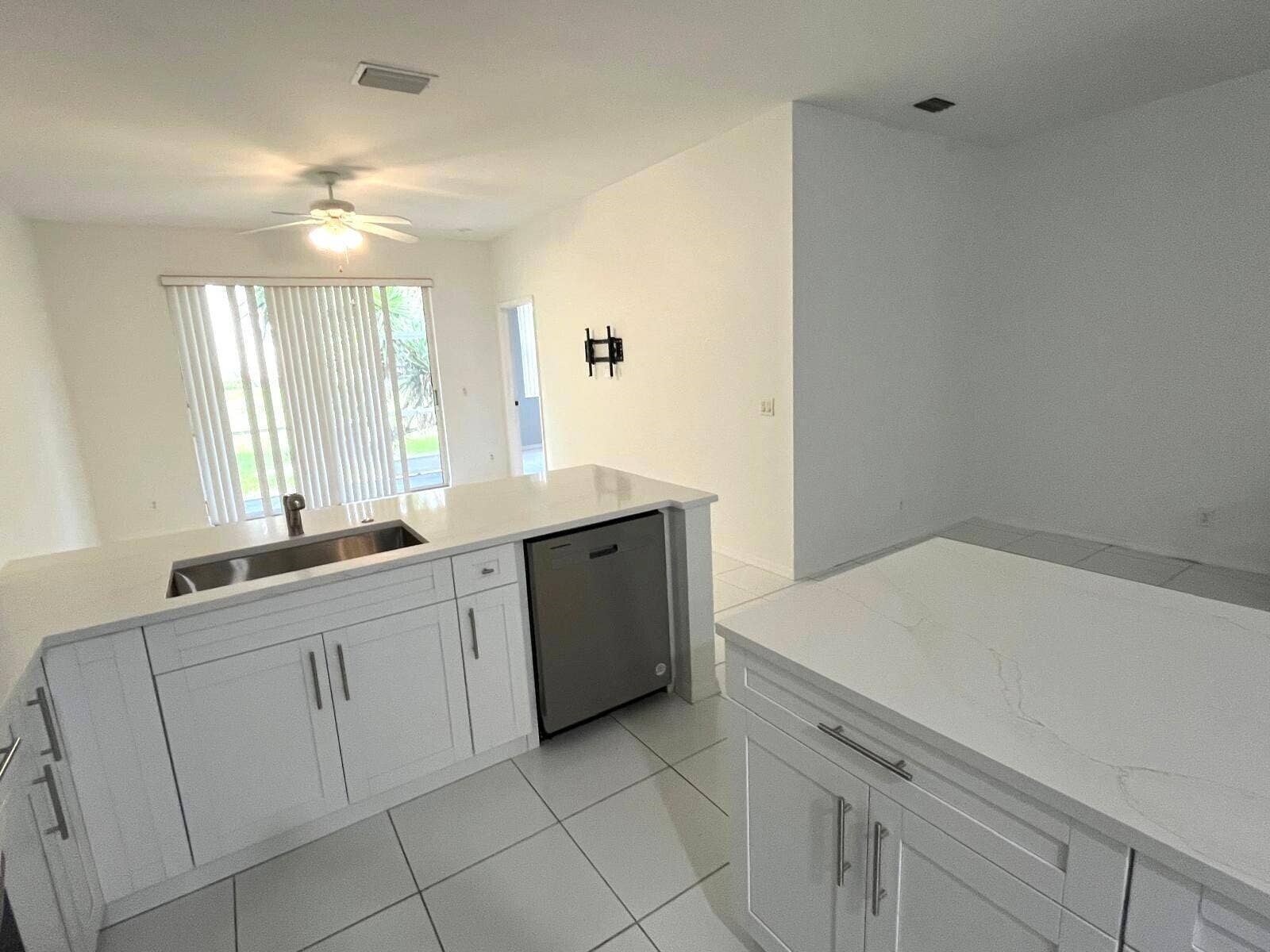 3166 VIA POINCIANA, #2, Lake Worth, Lake Worth, FL 33467 IMG-20250731-WA0112