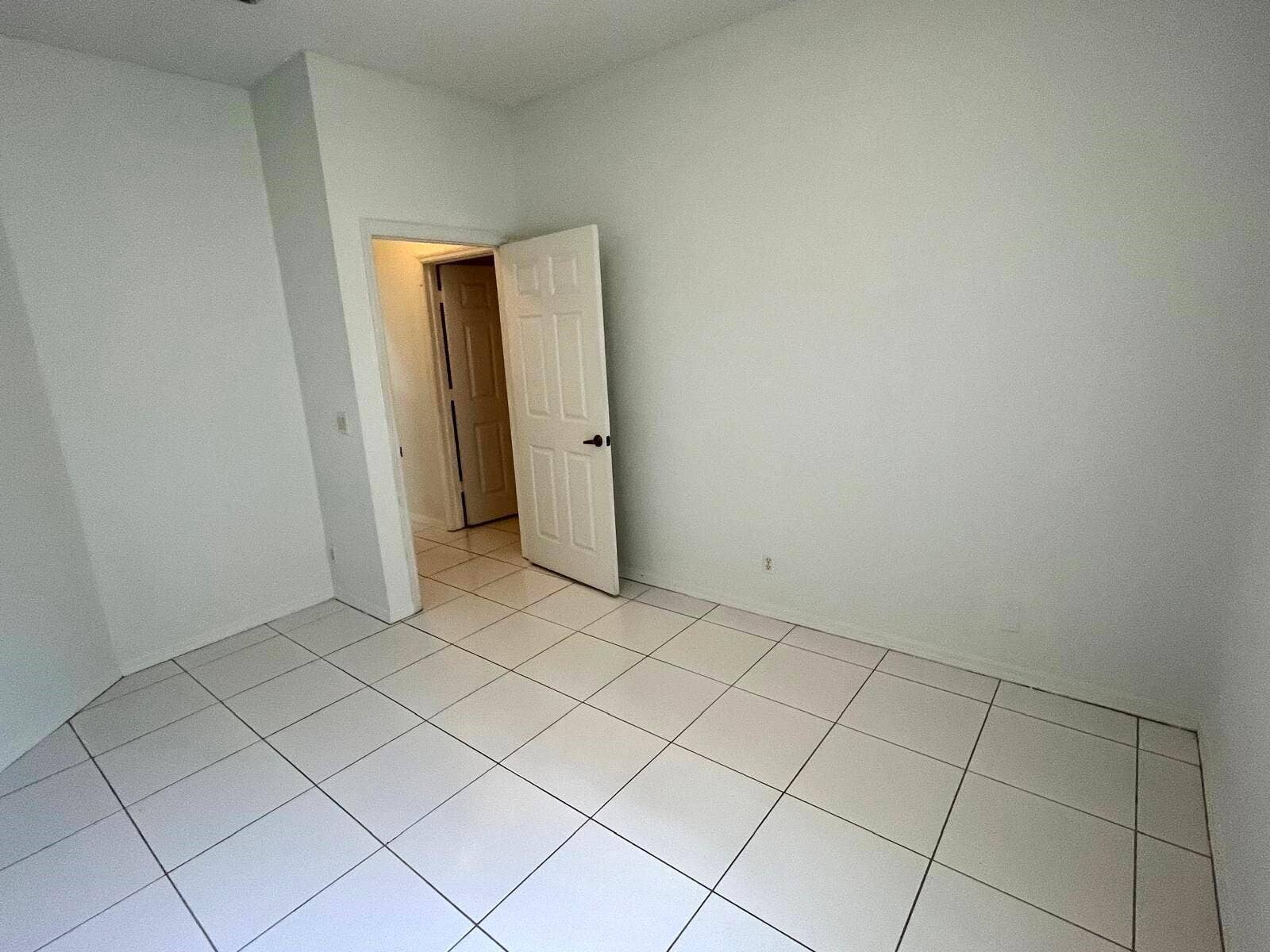 3166 VIA POINCIANA, #2, Lake Worth, Lake Worth, FL 33467 IMG-20250731-WA0115