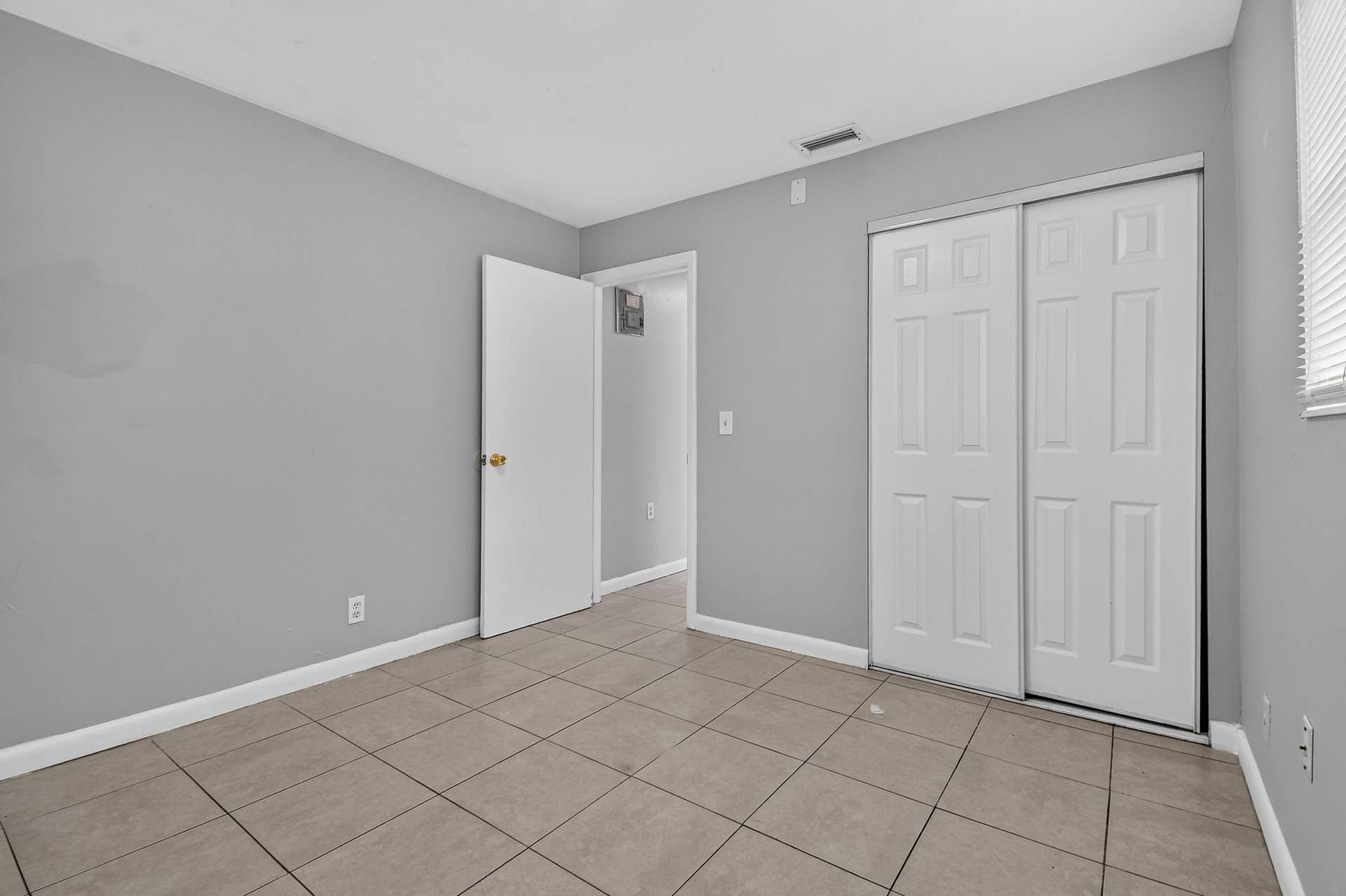 1037 W 28TH Street, Riviera Beach, Riviera Beach, FL 33404 1037W28thSt(21)