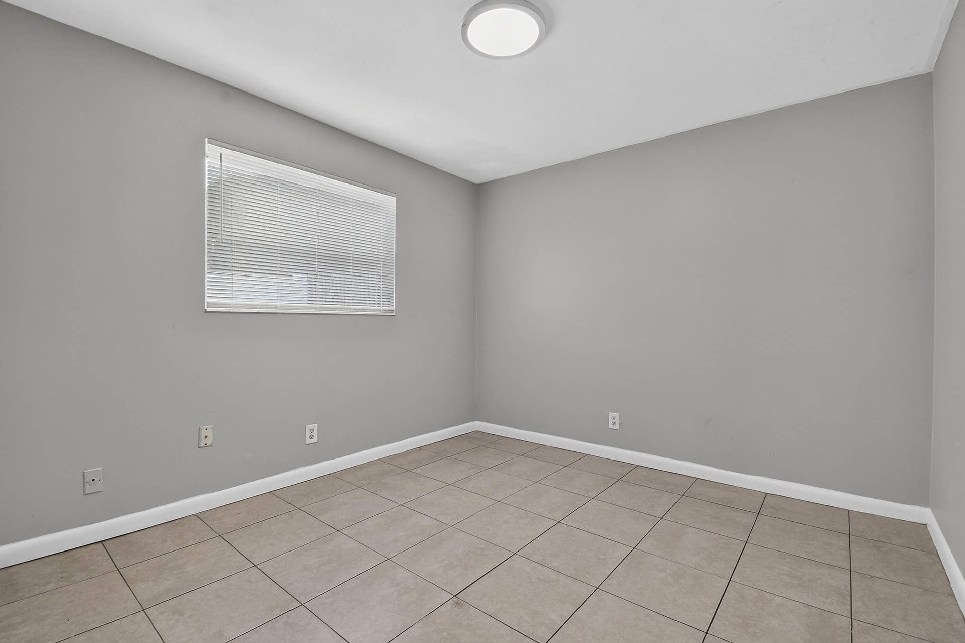 1037 W 28TH Street, Riviera Beach, Riviera Beach, FL 33404 1037W28thSt(20)
