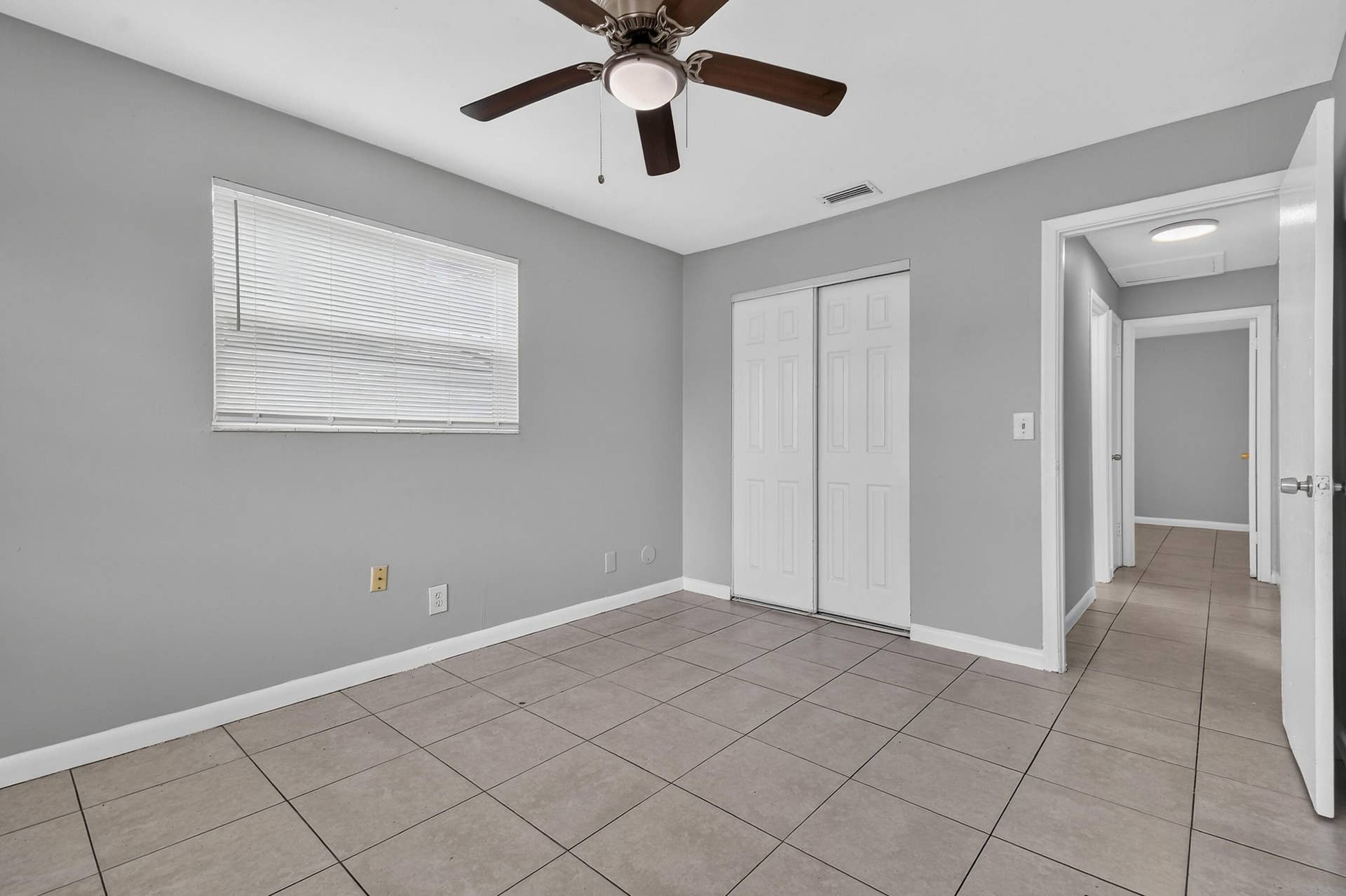 1037 W 28TH Street, Riviera Beach, Riviera Beach, FL 33404 1037W28thSt(18)