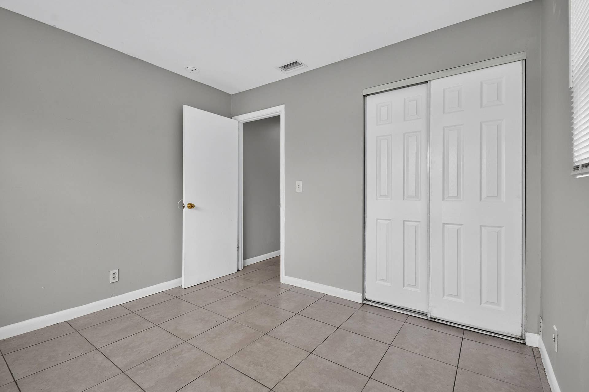 1037 W 28TH Street, Riviera Beach, Riviera Beach, FL 33404 1037W28thSt(30)