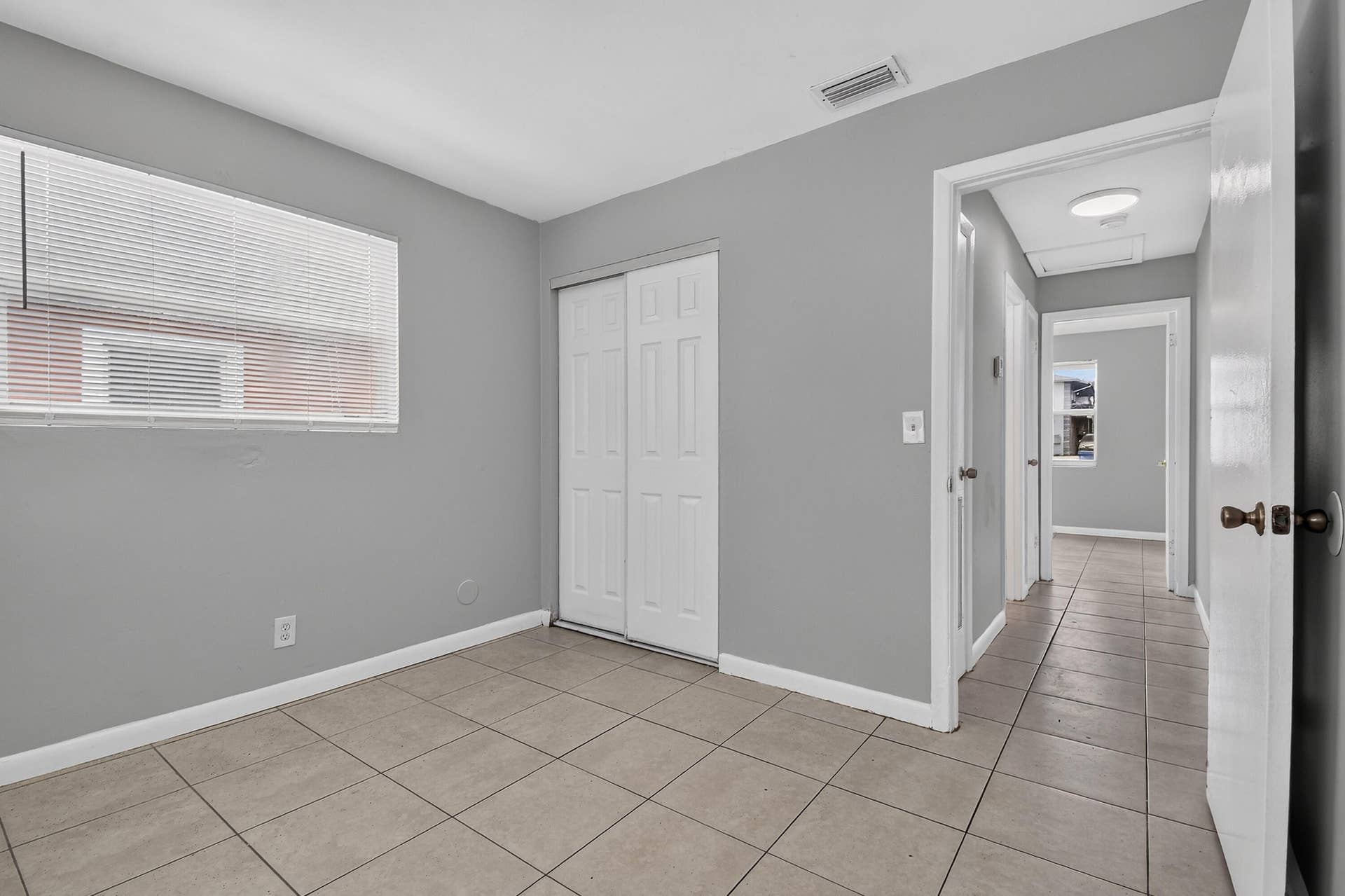 1037 W 28TH Street, Riviera Beach, Riviera Beach, FL 33404 1037W28thSt(26)