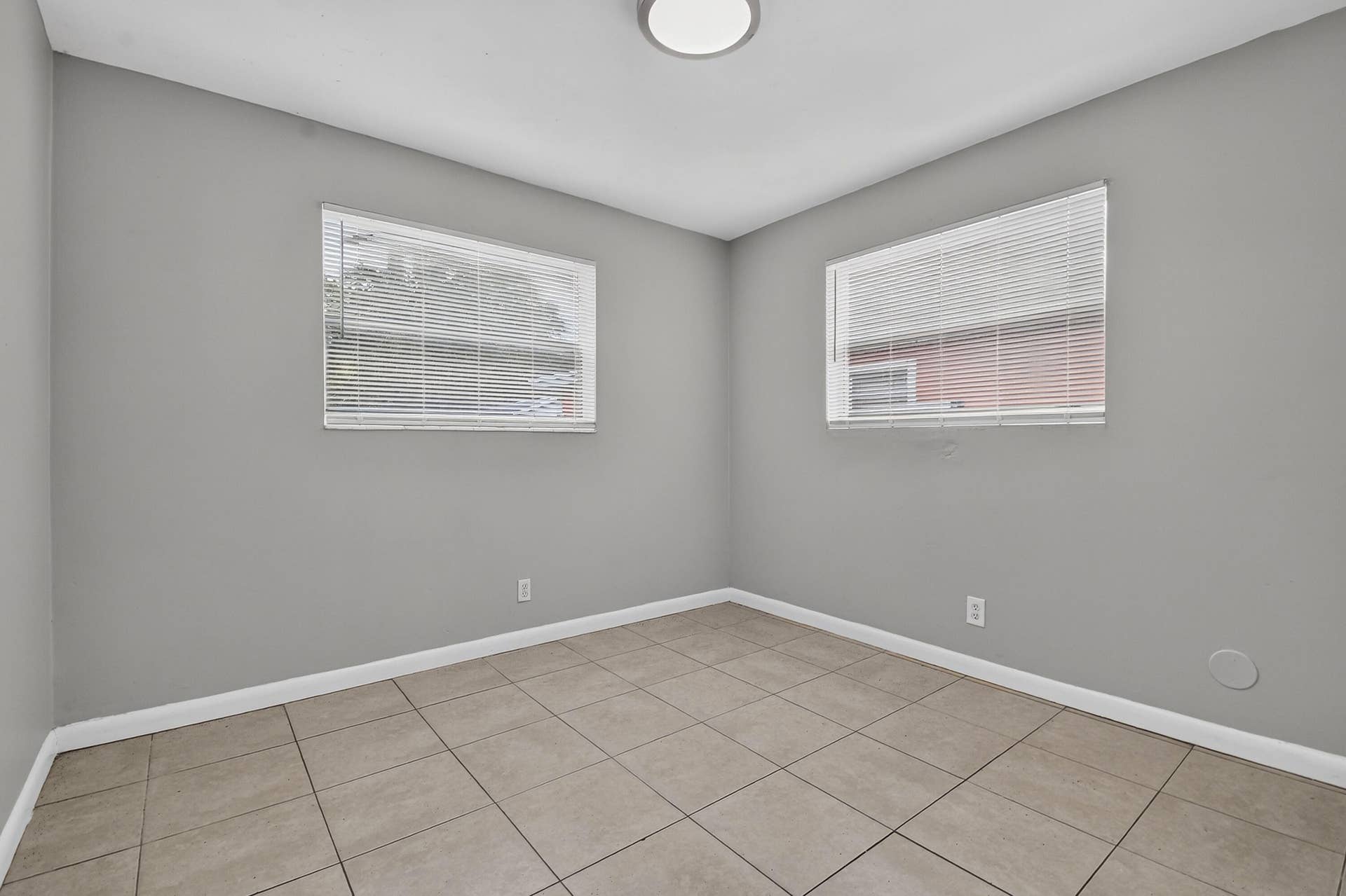 1037 W 28TH Street, Riviera Beach, Riviera Beach, FL 33404 1037W28thSt(24)