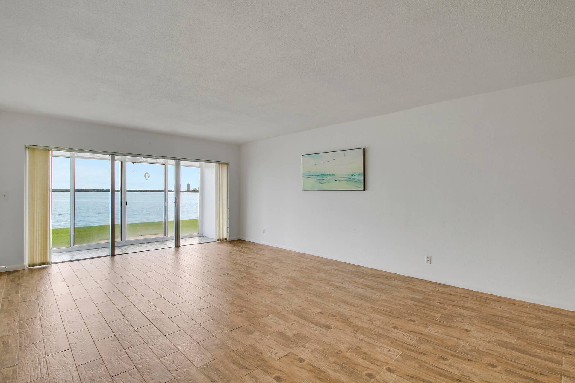 60 Yacht Club Drive, #103, North Palm Beach, FL 33408 House2-19