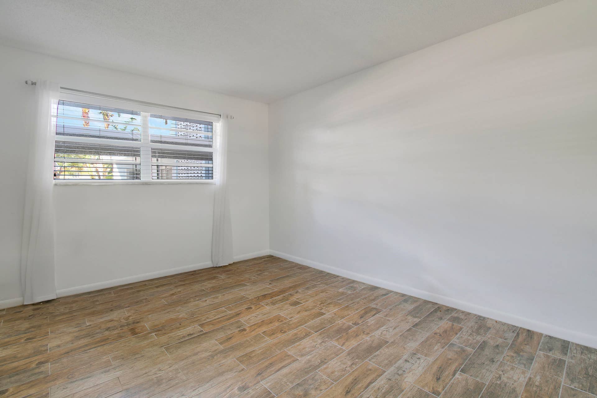 60 Yacht Club Drive, #103, North Palm Beach, FL 33408 secondary room