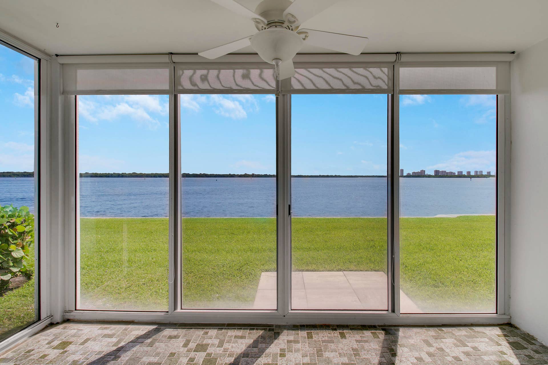 60 Yacht Club Drive, #103, North Palm Beach, FL 33408 House2-5
