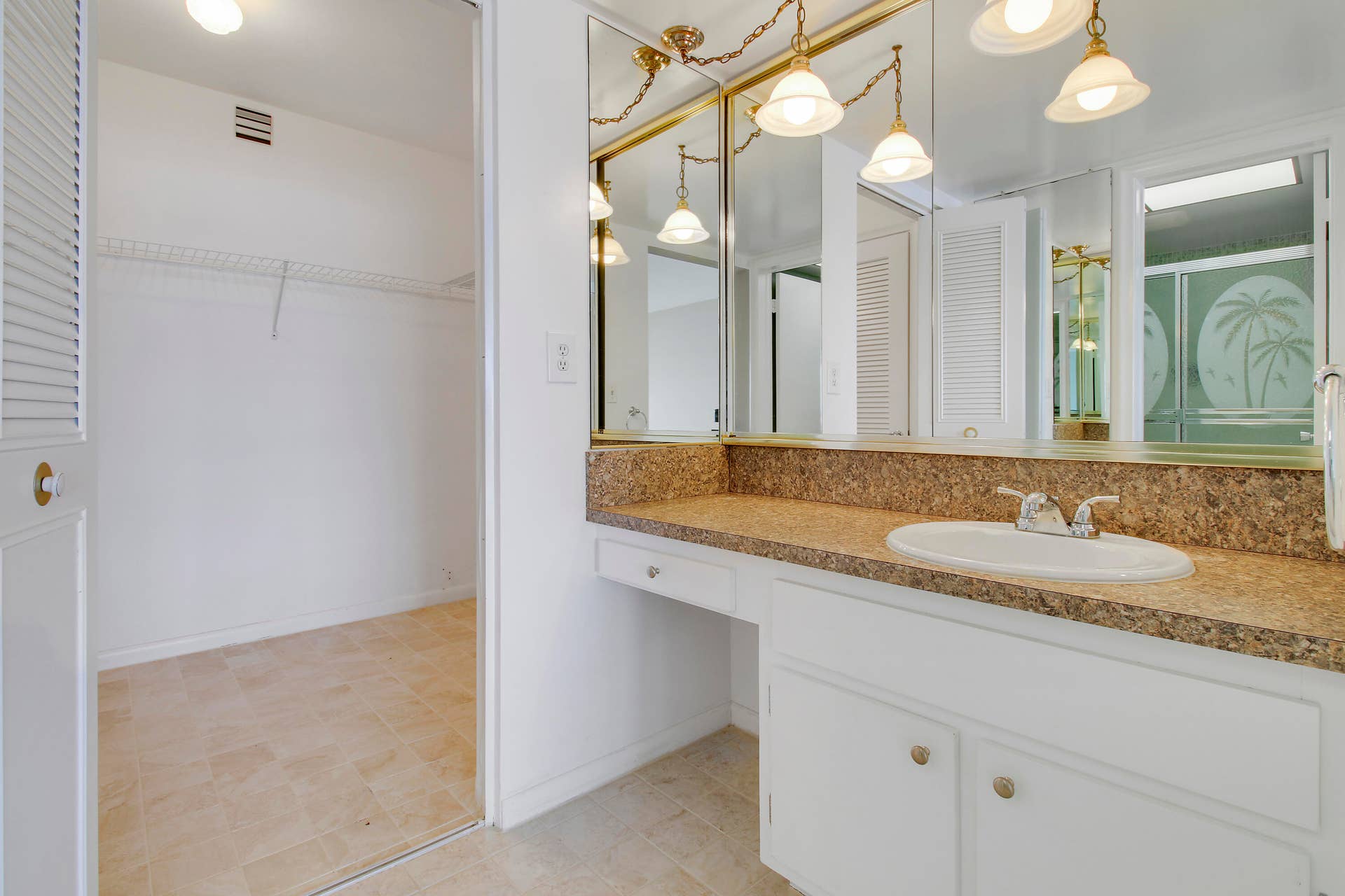 60 Yacht Club Drive, #103, North Palm Beach, FL 33408 Primary bath