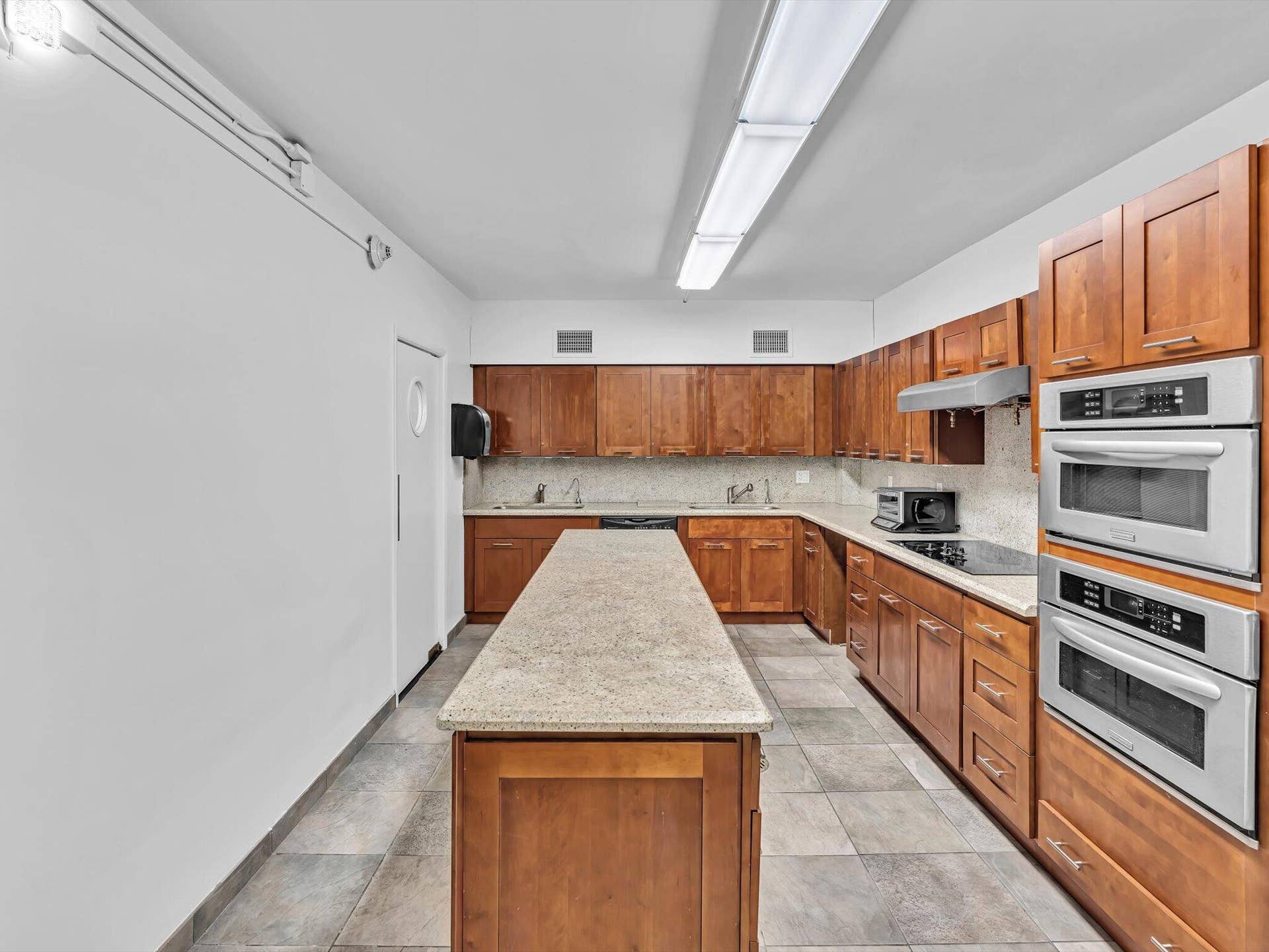 4300 N Ocean Boulevard, #4F, Fort Lauderdale, FL 33308 098-FPP00826
