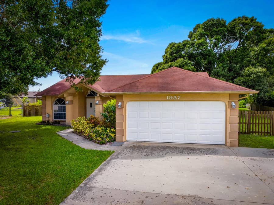 Property photo for 1957 SE DRANSON Circle, Port St Lucie, FL
