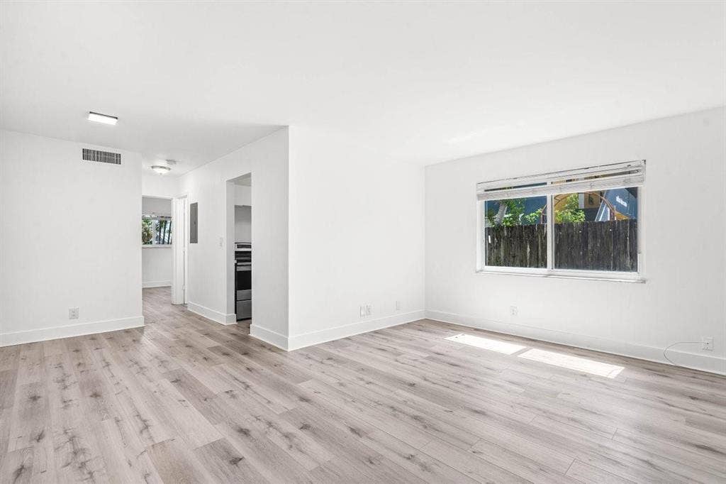 45 NE 24 Street, #C, Wilton Manors, FL 33305 w11