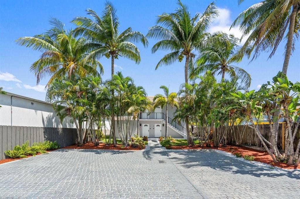 45 NE 24 Street, #C, Wilton Manors, FL 33305 w3