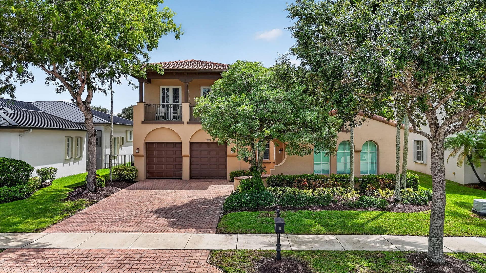 10998 NW 78th Place, Parkland, FL 33076 75-web-or-mls-DJI_20260920014829_0070_D_