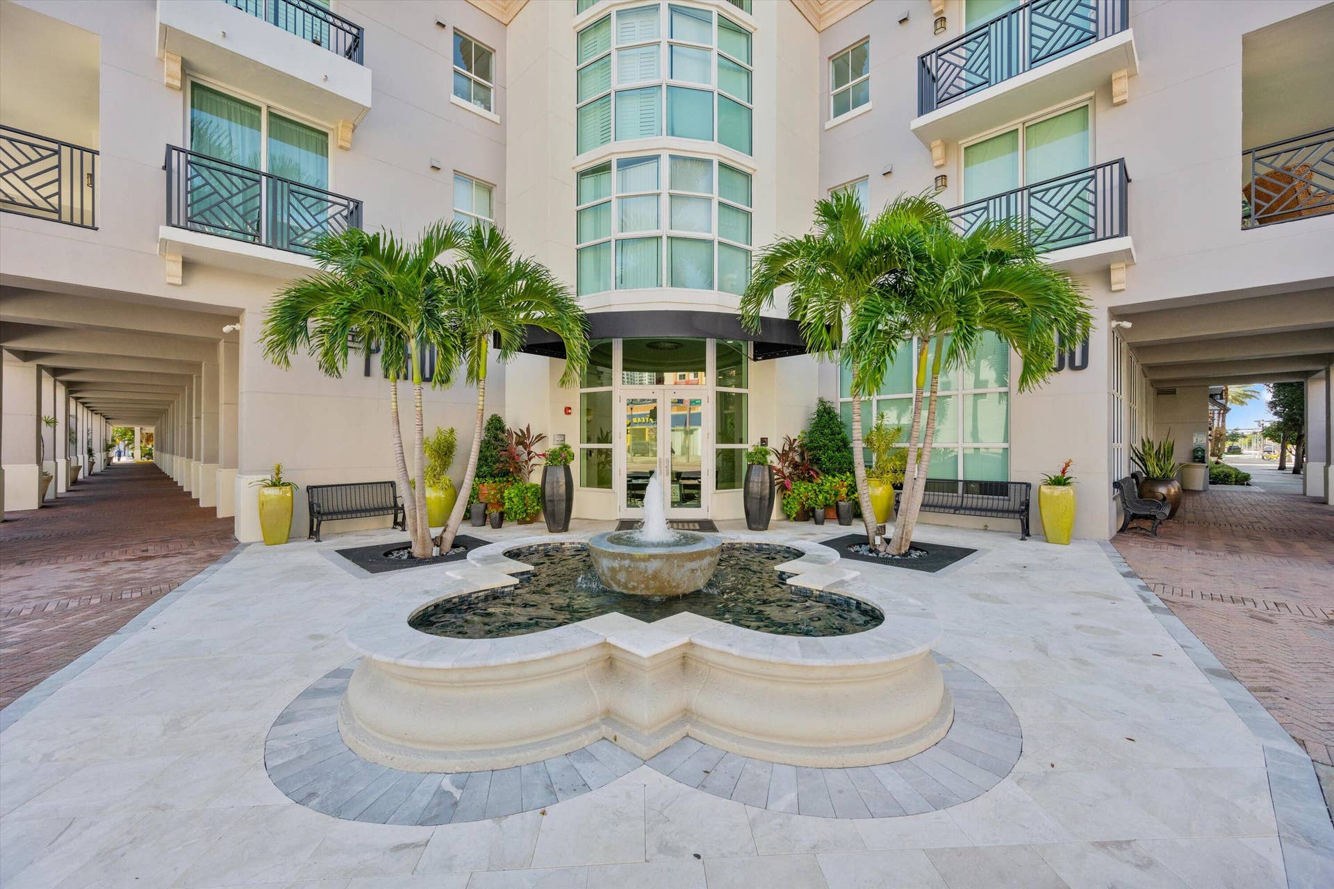 600 S DIXIE Highway, #315, West Palm Beach, FL 33401 29-01-DSC_5512