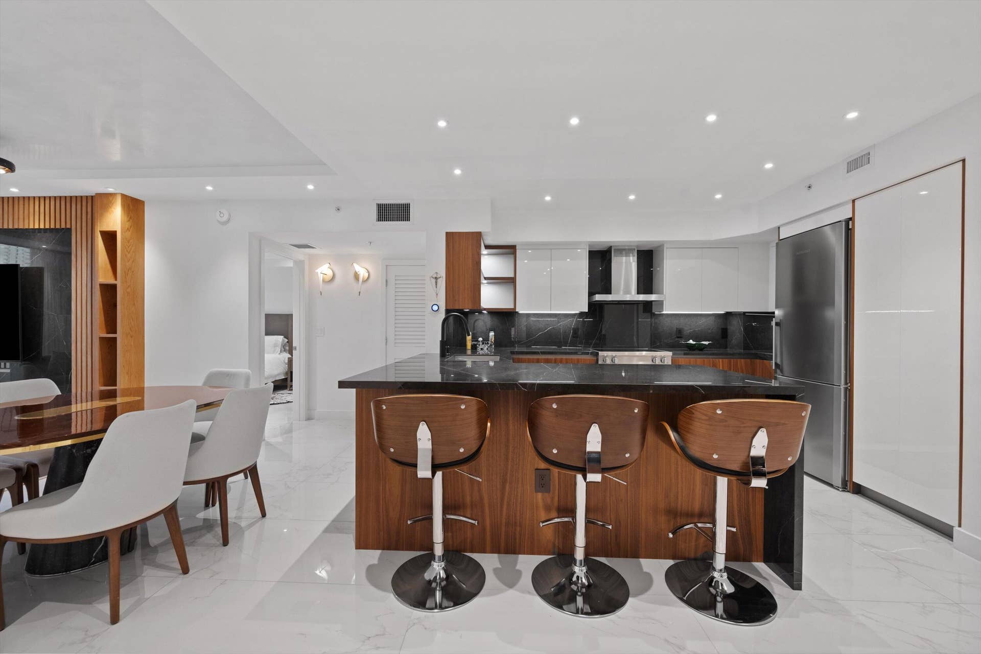 600 S DIXIE Highway, #315, West Palm Beach, FL 33401 04-DSC_9012