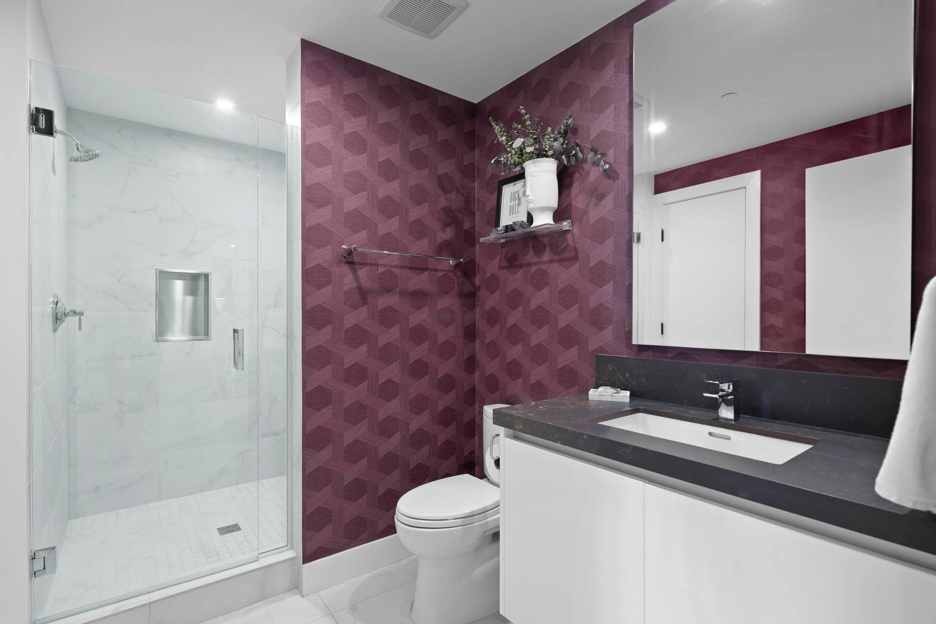 730 N Ocean Boulevard, Pompano Beach, FL 33062 Bathroom 4 offers a designer flair with timeless elegance.