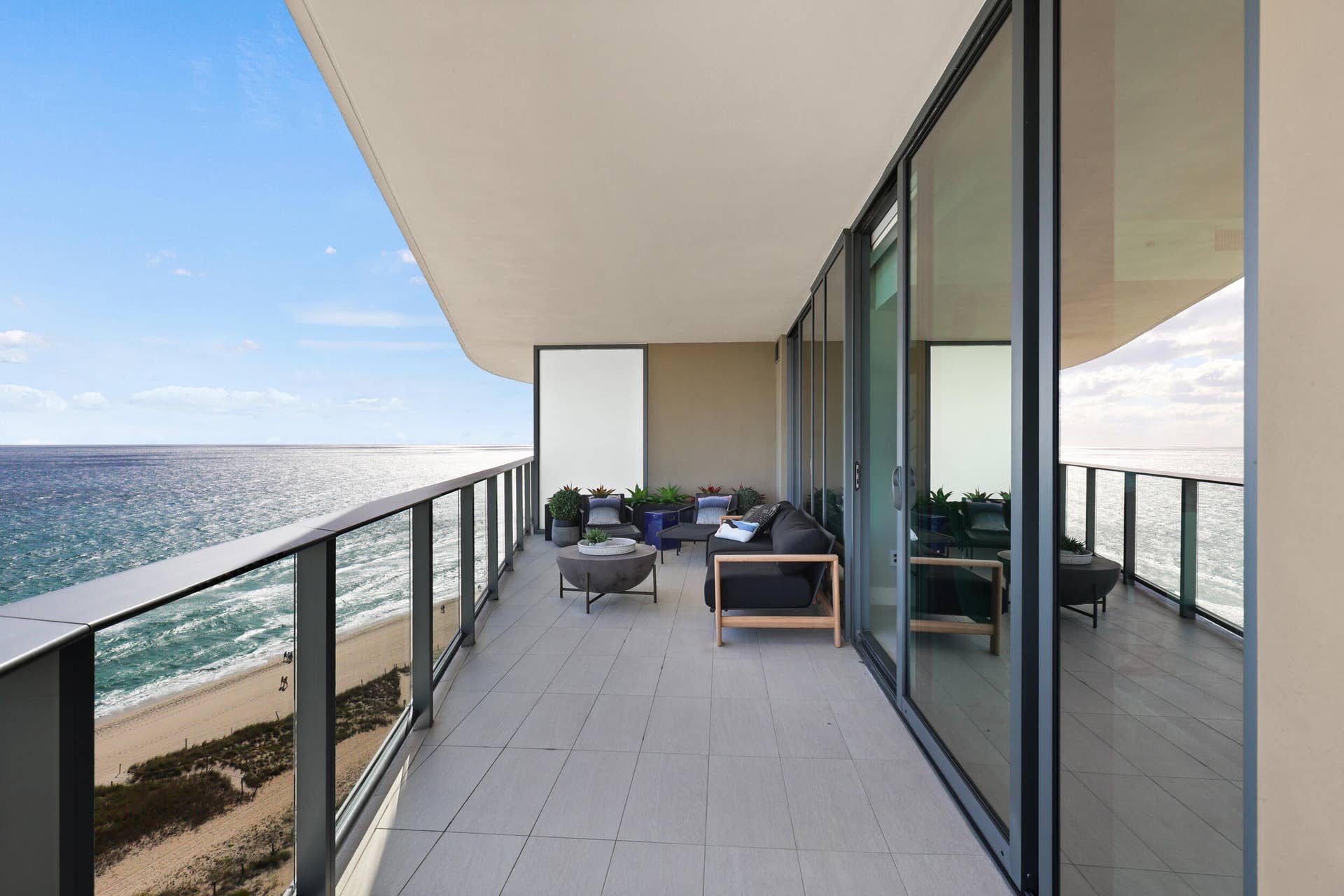 730 N Ocean Boulevard, Pompano Beach, FL 33062 Exquisite sunrises and breathtaking sunsets. Your wrap-around balcony in Sabbia 1402 is something extremely hard to find in luxury building.