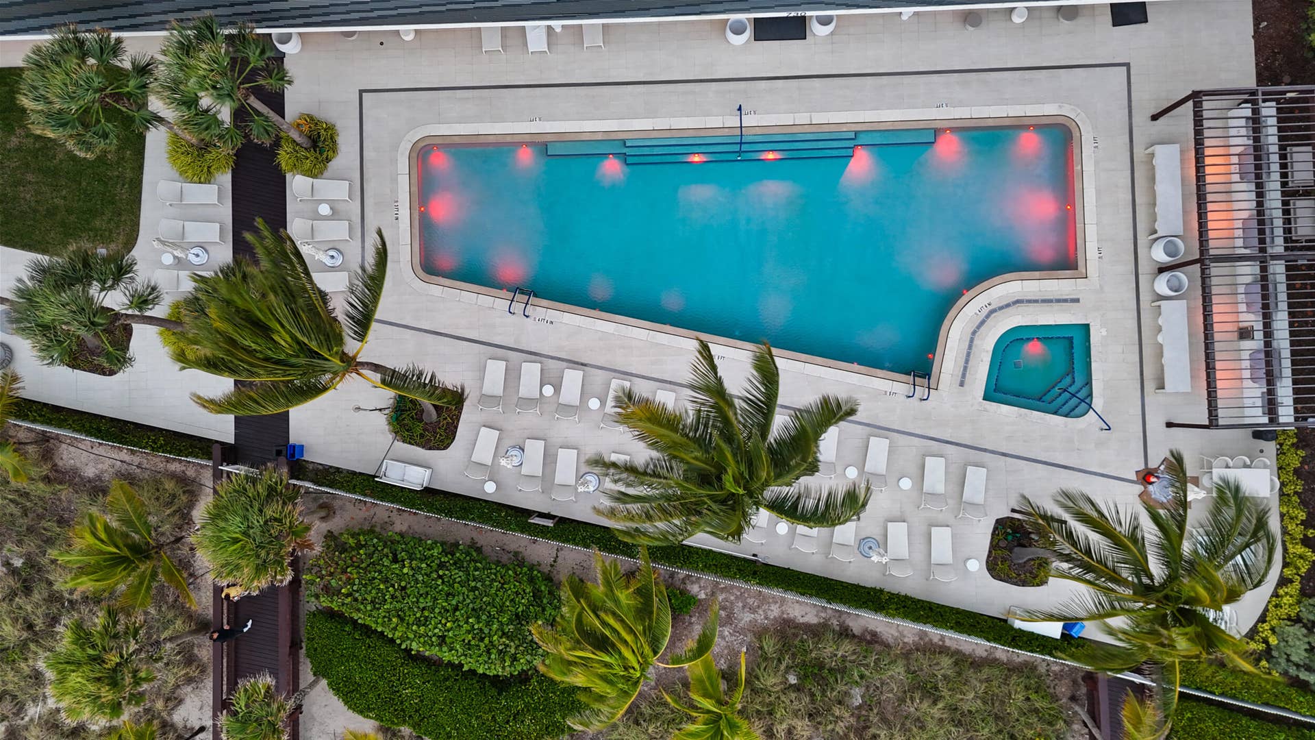 730 N Ocean Boulevard, Pompano Beach, FL 33062 Sabbia Beach is a flagship luxury condominium positioned directly on the sand and an unmistakable presence on the Pompano Beach skyline. Offering 200 feet of shoreline and 30,000 square feet of private oceanfront grounds, residents and guests enjoy a private beach, resort-style pool, oceanfront fitness center, elegant clubroom, business center, valet parking, 24-hour security and an unmatched oceanfront lifestyle.