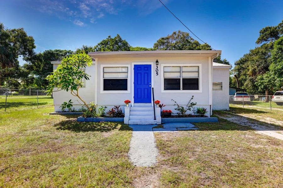 Property photo for 305 N 13TH Street, Fort Pierce, FL