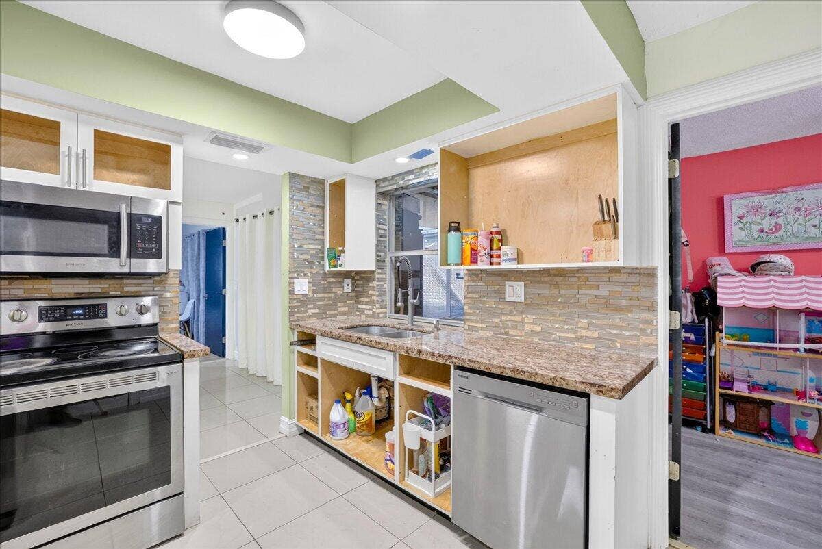 4911 NW 14TH, Deerfield Beach, FL 33064 15-8I8A6555