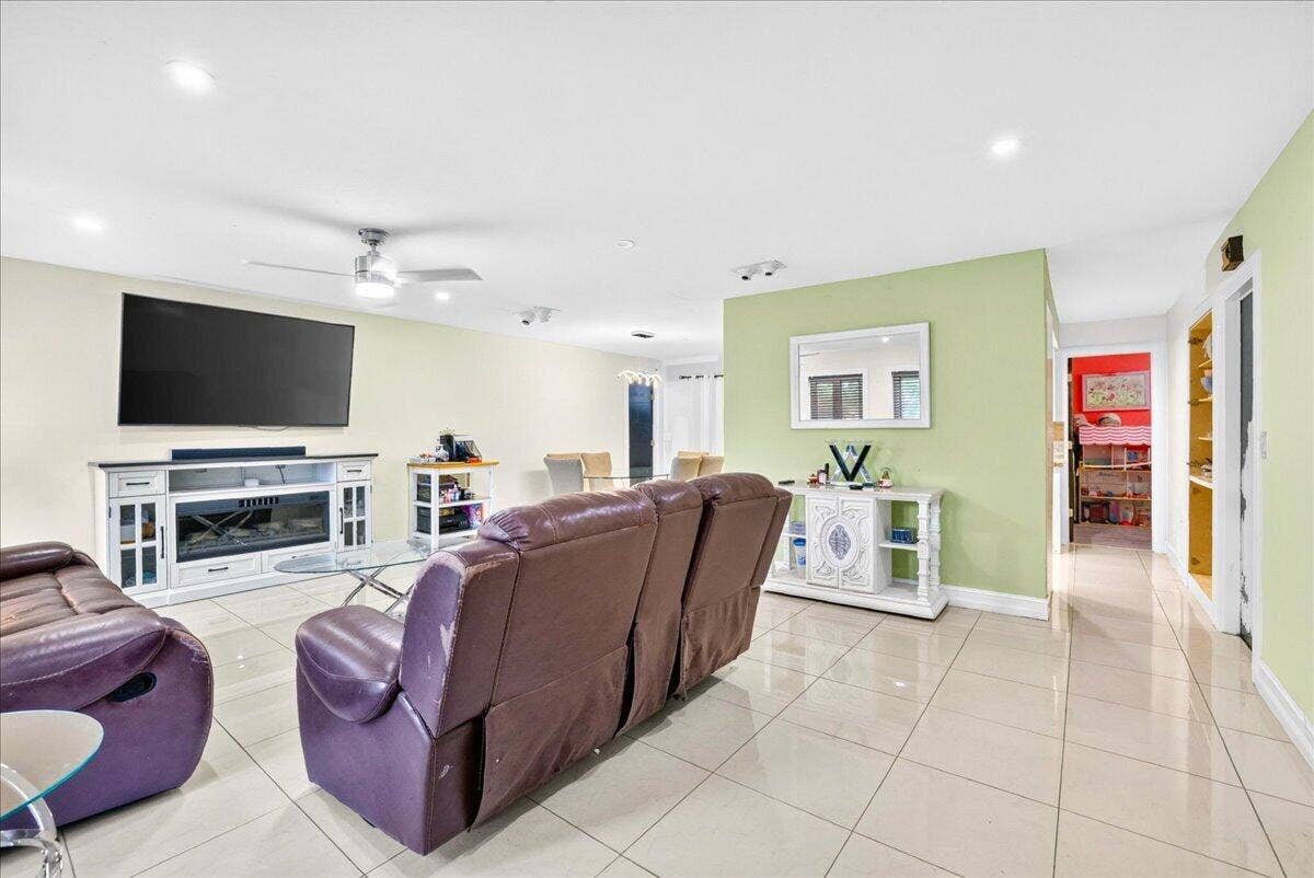 4911 NW 14TH, Deerfield Beach, FL 33064 02-8I8A6509