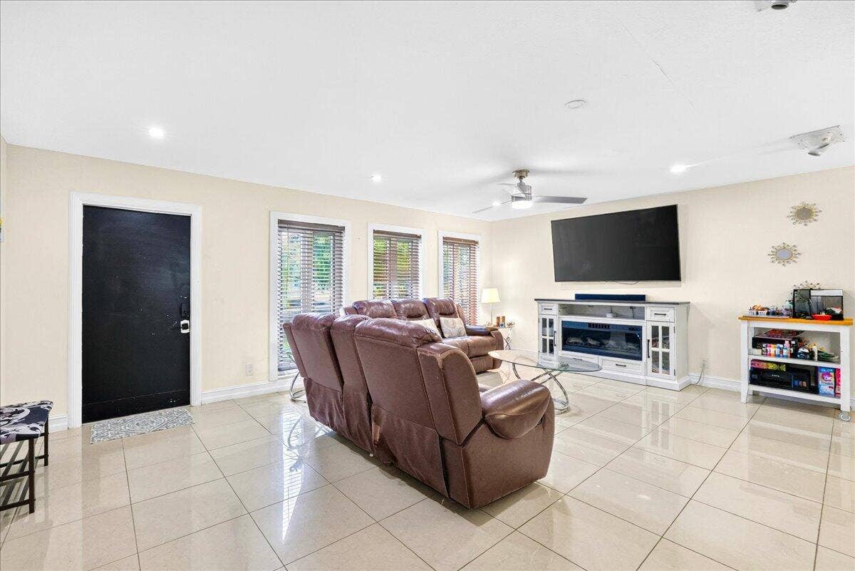 4911 NW 14TH, Deerfield Beach, FL 33064 03-8I8A6514