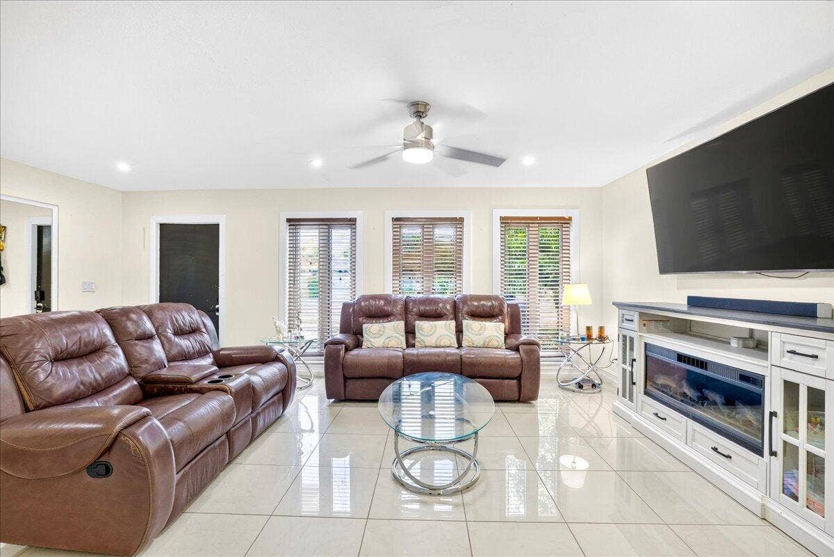 4911 NW 14TH, Deerfield Beach, FL 33064 06-8I8A6524