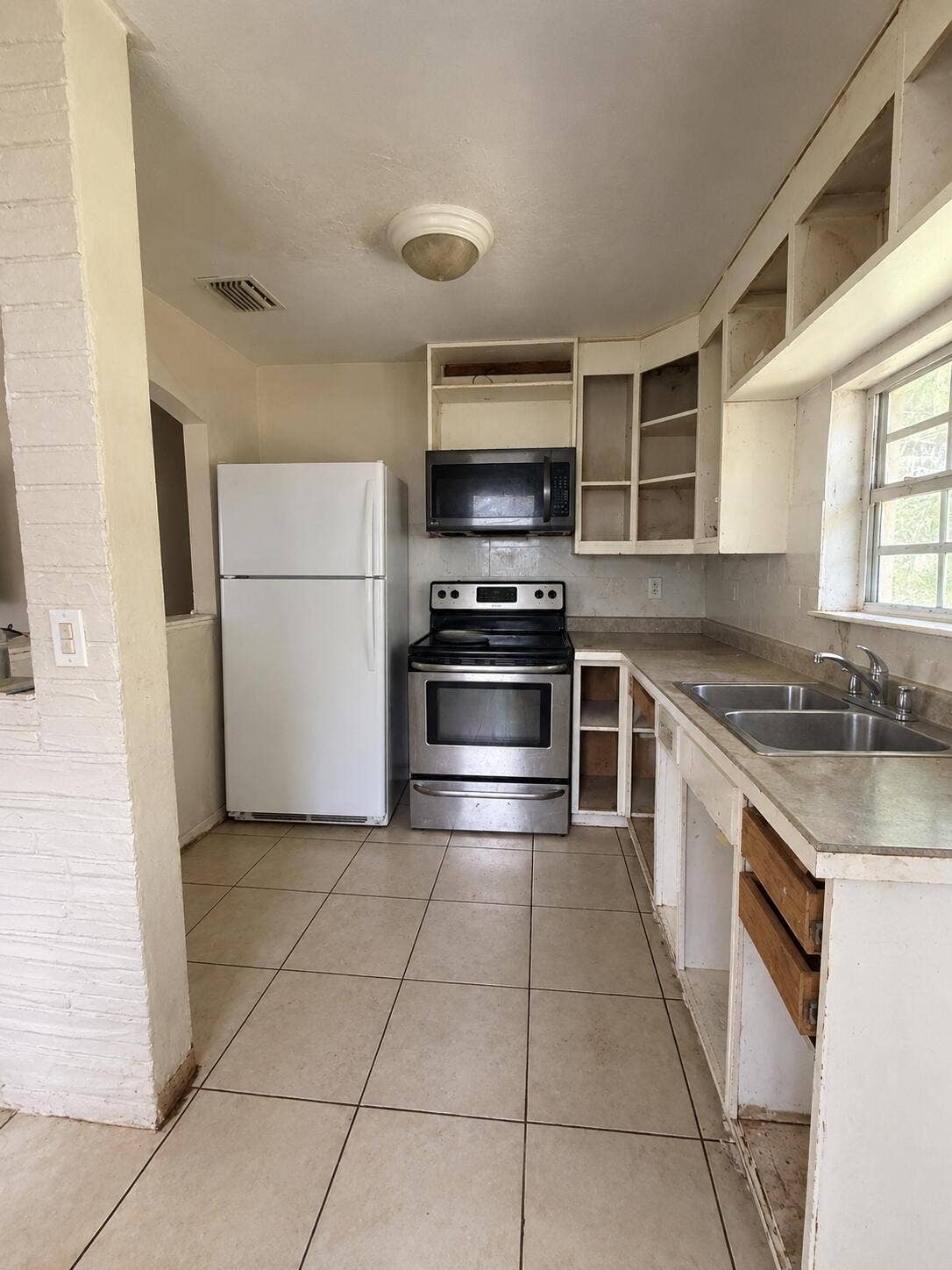 6844 SW 22nd Street, Miramar, FL 33023 0C7C86BC-EE70-4281-B961-06E2176C8309