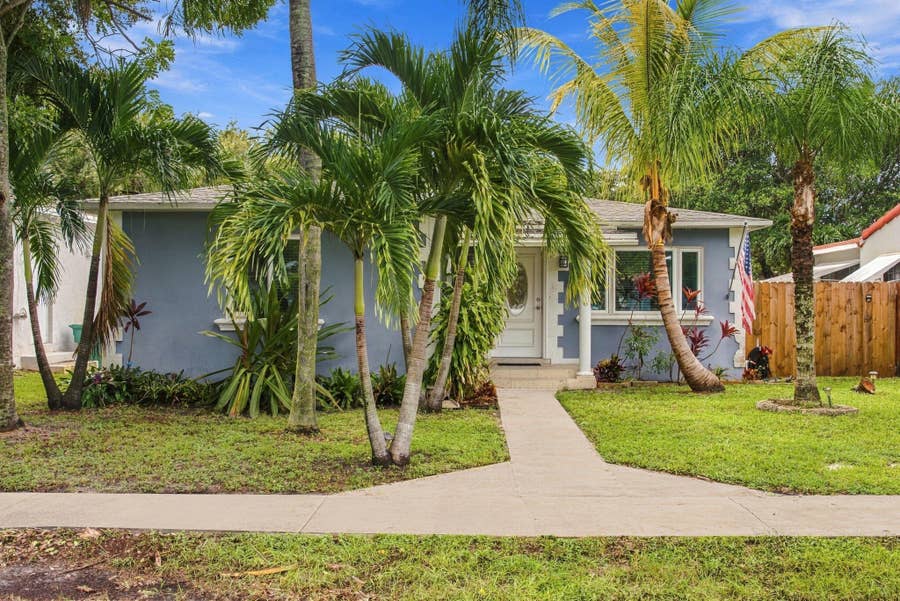 Property photo for 245 SW 5TH Street, Dania Beach, FL