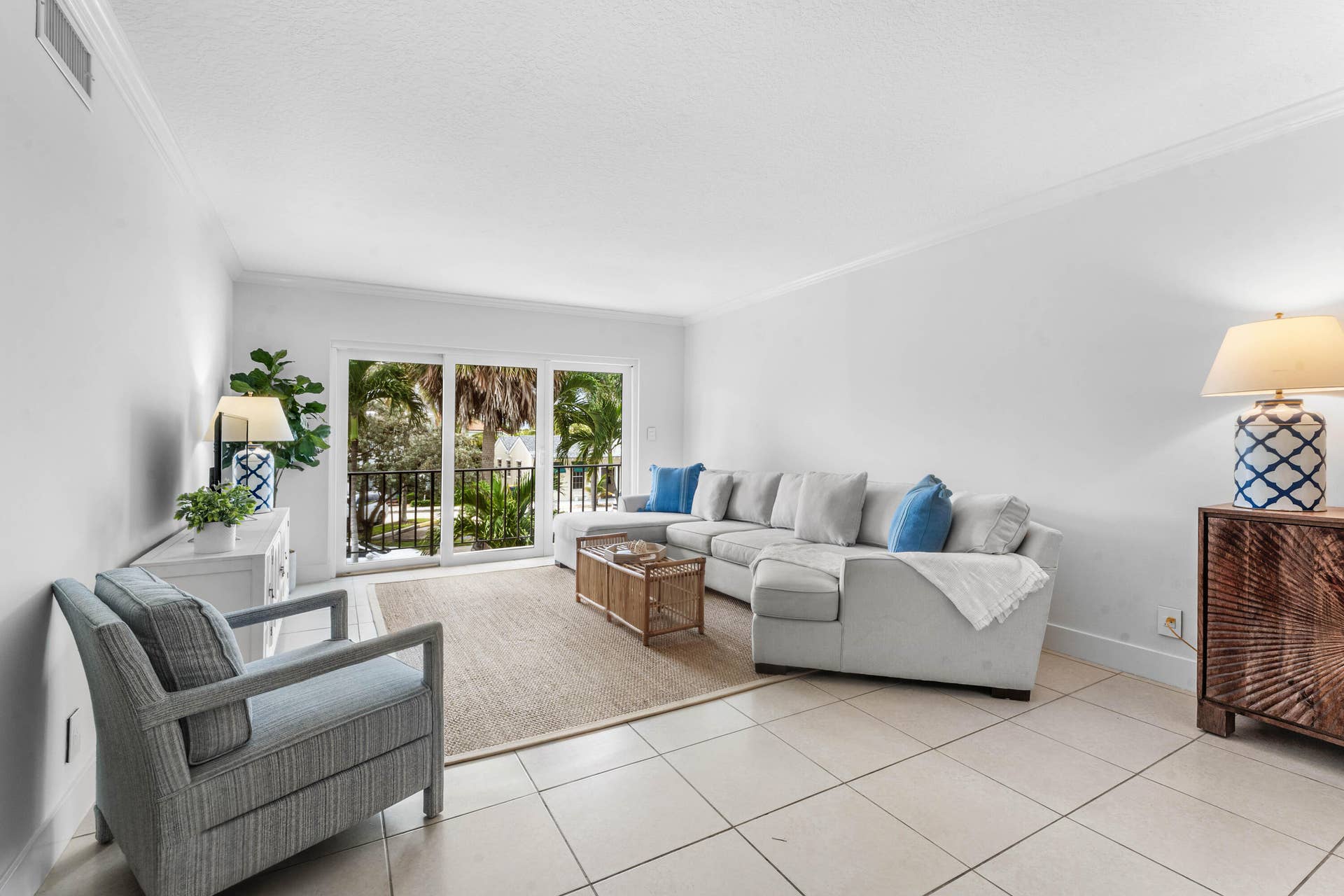 010-291MercuryRoad-4-JunoBeach-FL-33408-