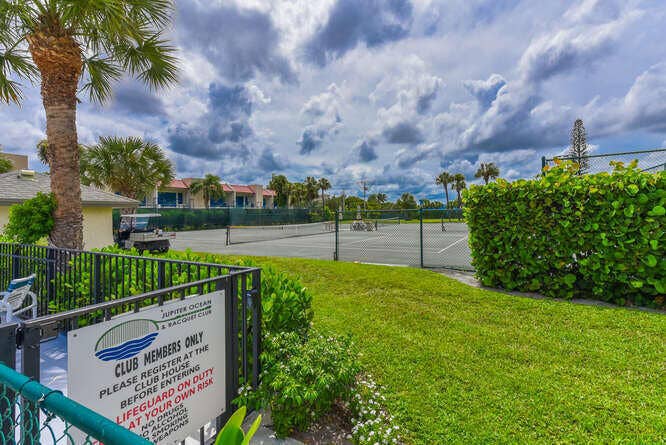 1605 S Us Highway 1, #M1-101, Jupiter, FL 33477 1605 US Rte 1 Unit m1 201-small-027-023-