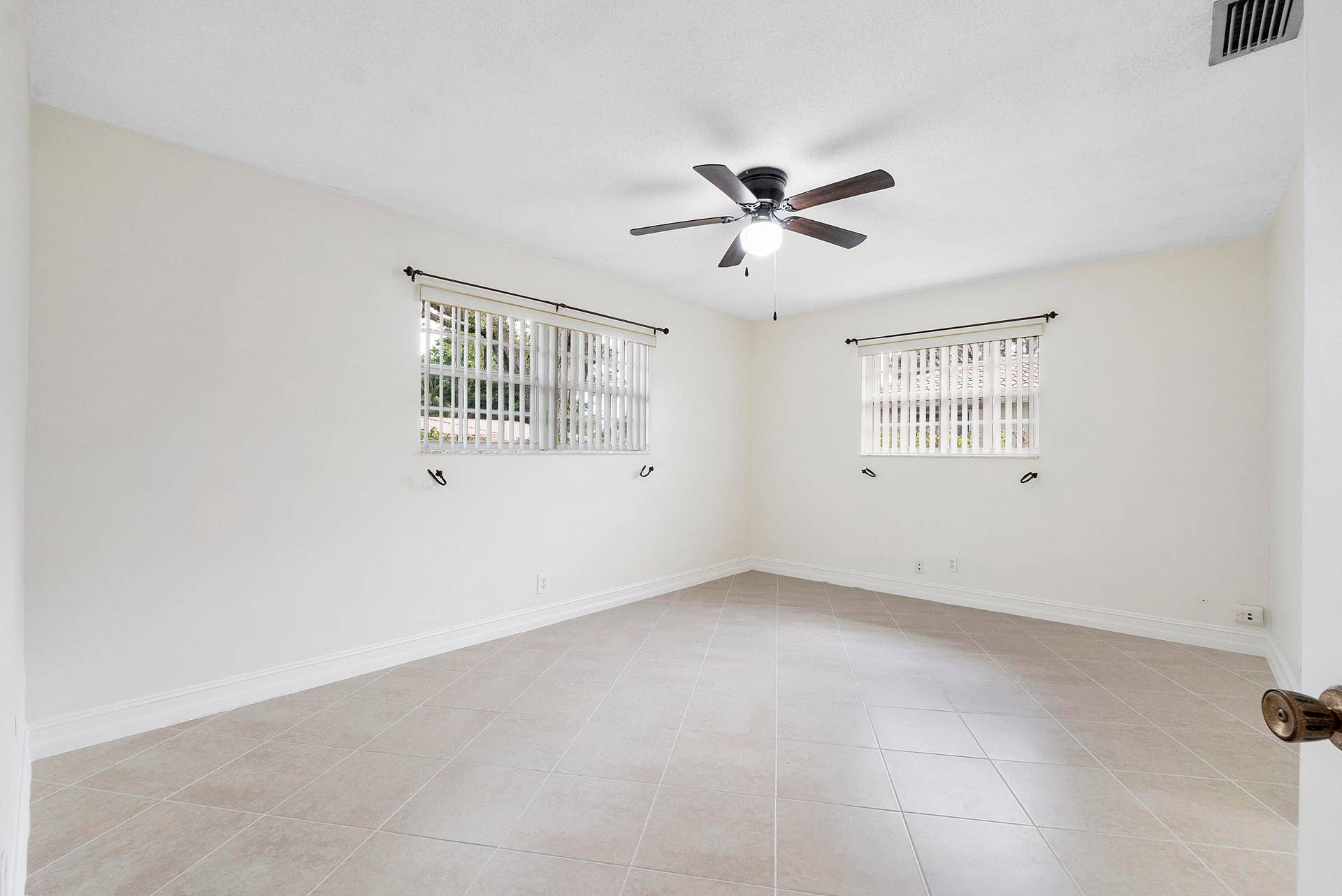 2940 NW 87TH Terrace, Coral Springs, FL 33065 2940 Nw 87th Terr_023