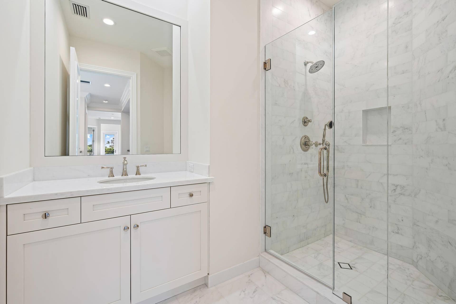 3433 Harbor Road N, Jupiter, FL 33469 Fourth bathroom