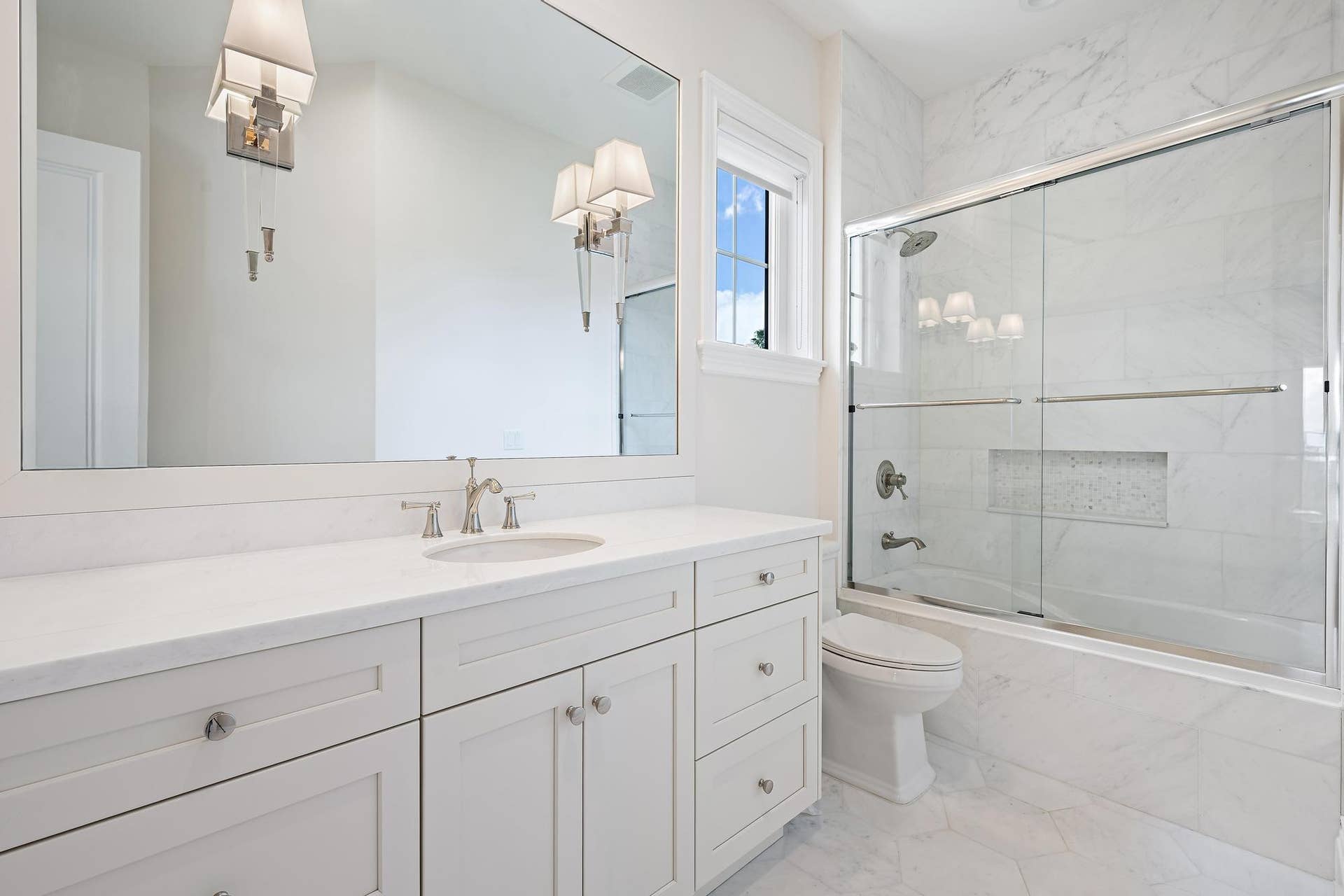 3433 Harbor Road N, Jupiter, FL 33469 3rd bathroom