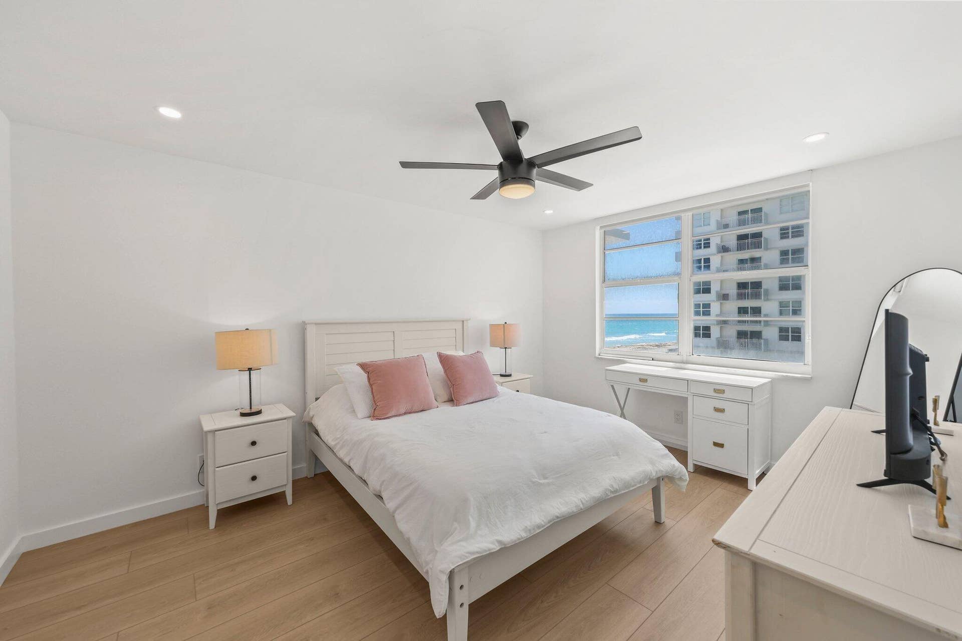 4505 S Ocean Blvd - 13.jpg-SMALL