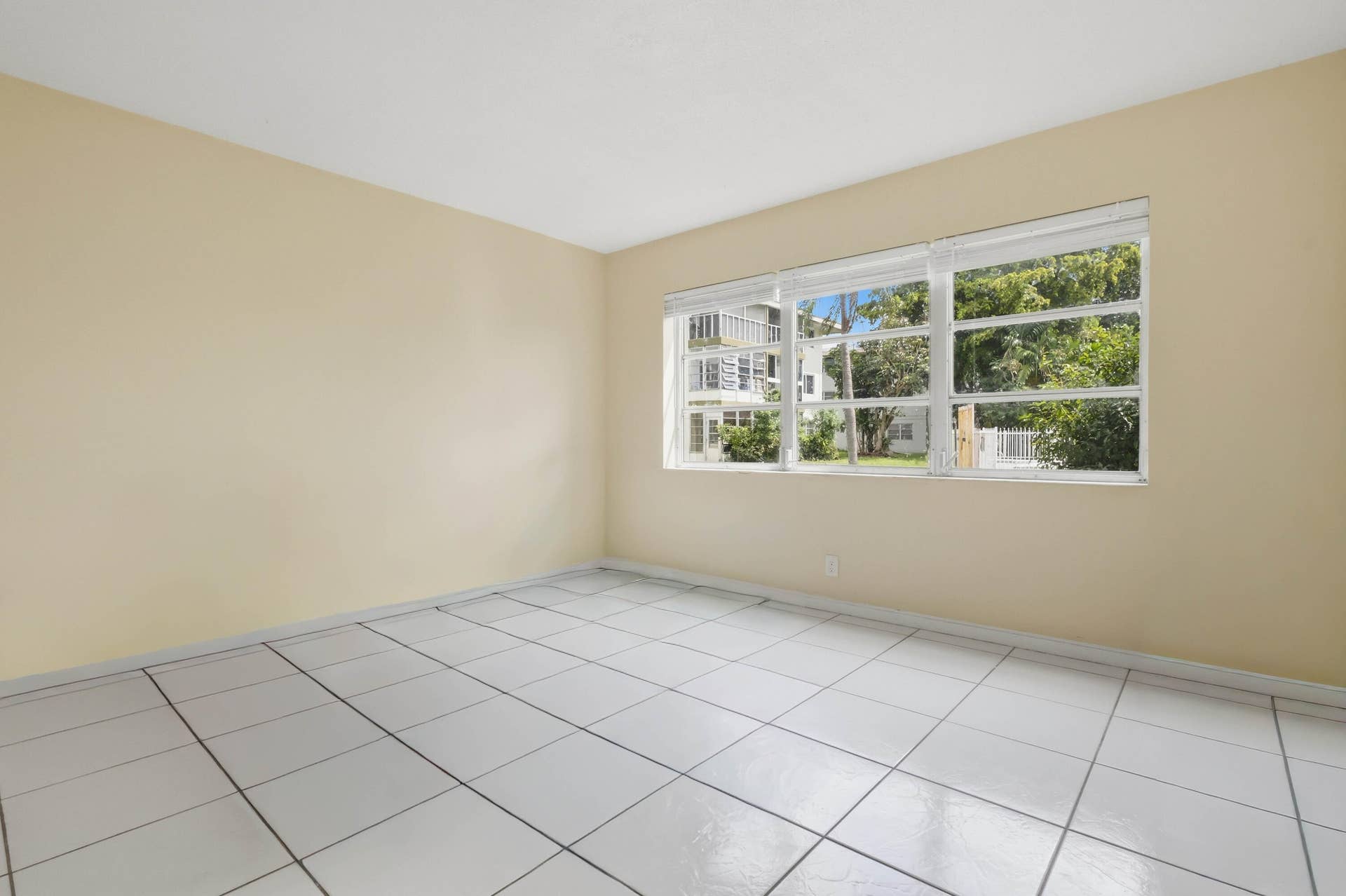 5480 NW 11TH Street, #102, Plantation, FL 33313 09