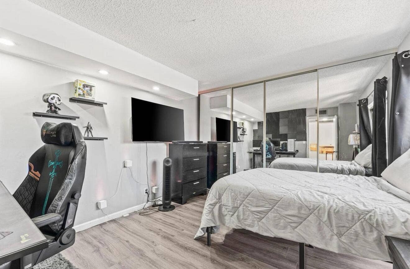 632 SPRINGDALE Circle, Palm Springs, FL 33461 Bedroom 1