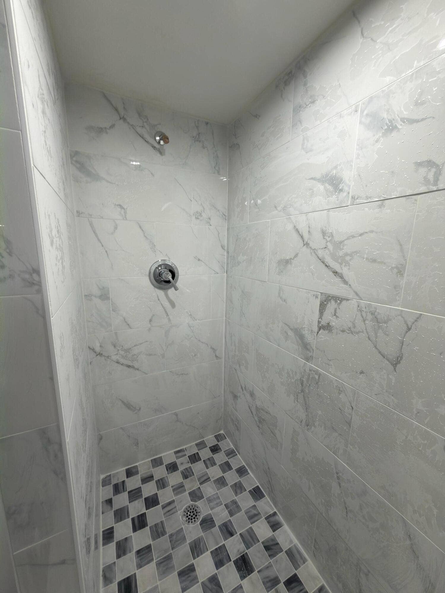 632 SPRINGDALE Circle, Palm Springs, FL 33461 Bathroom