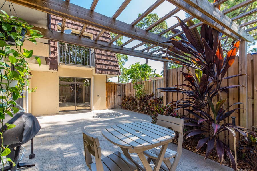Property photo for 717 7TH Lane, Palm Beach Gardens, FL