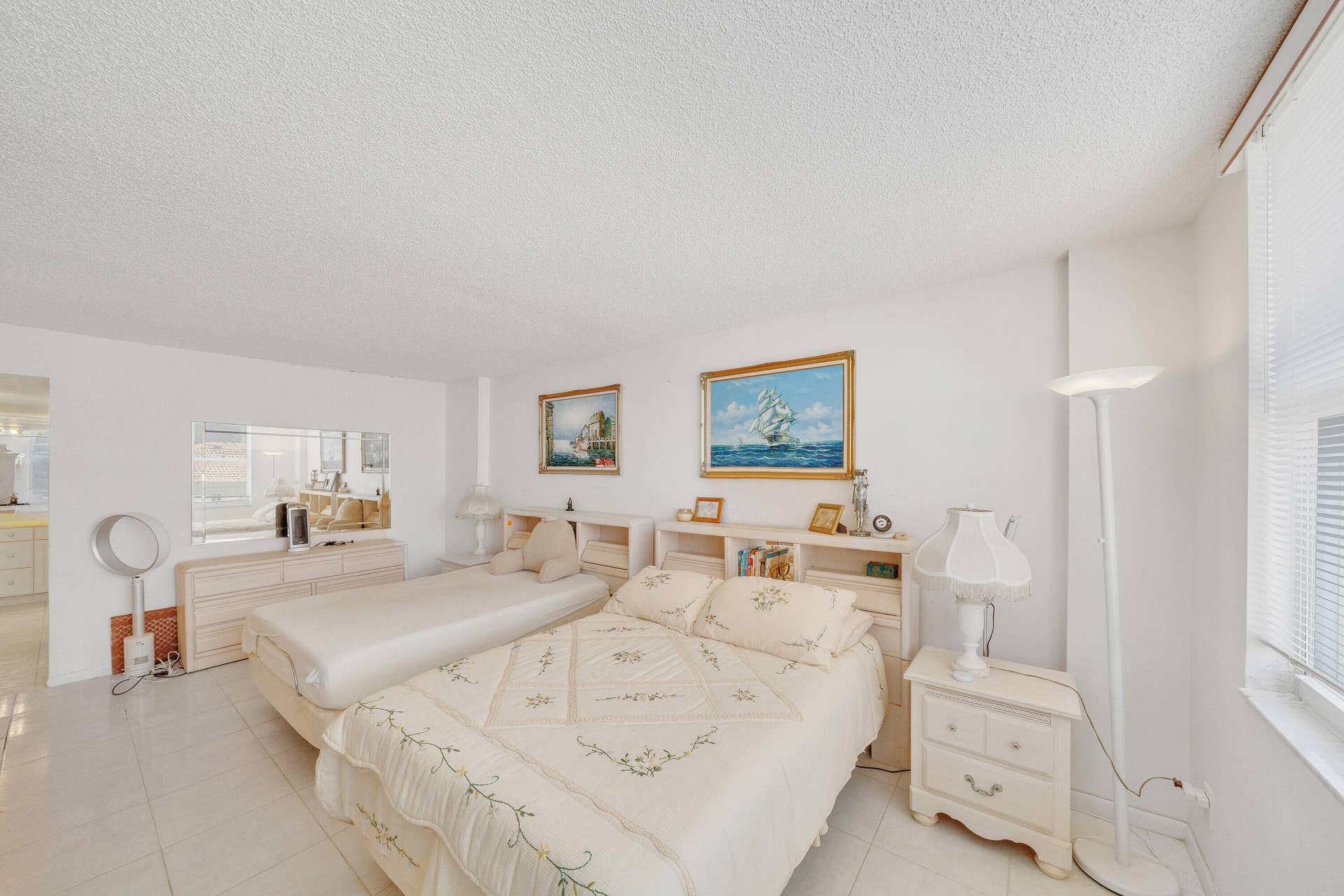 13 Primary Bedroom (3)