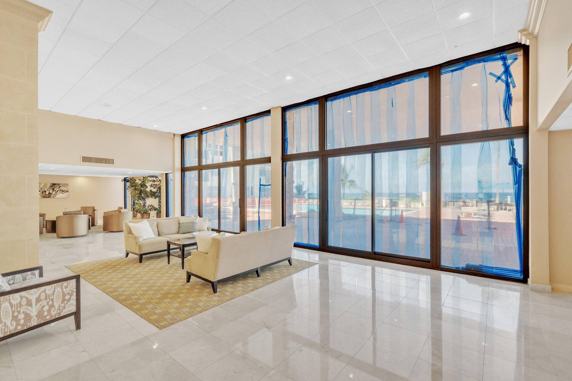 21 Lobby (2)